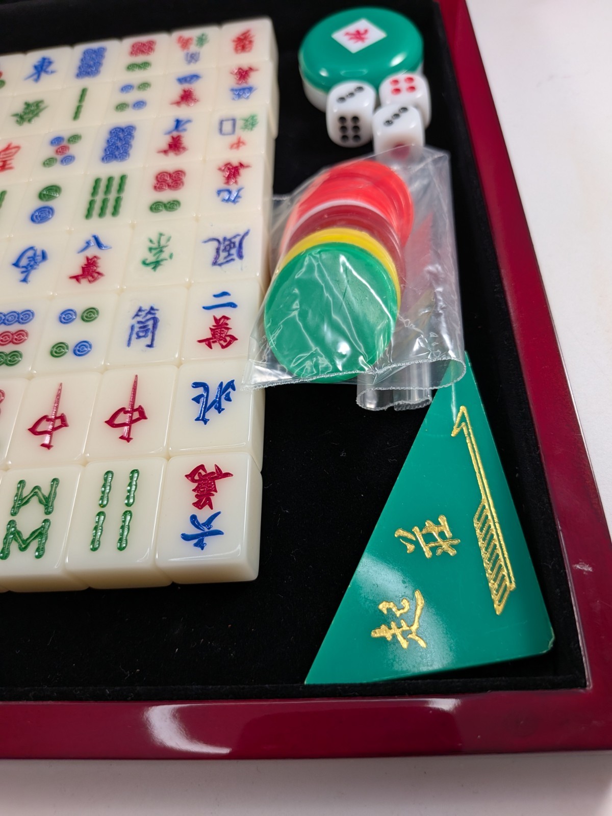 Mahjong Set in Wooden Case with 144 Tiles, Dice and Chips