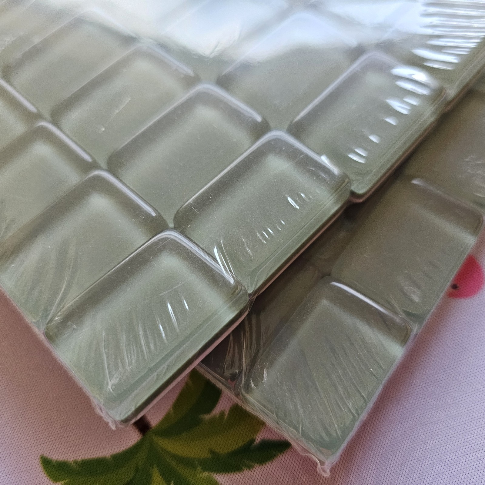 NEW! Unbranded House Plant Green Glass Backed Engraved Mahjong Tiles Set 160