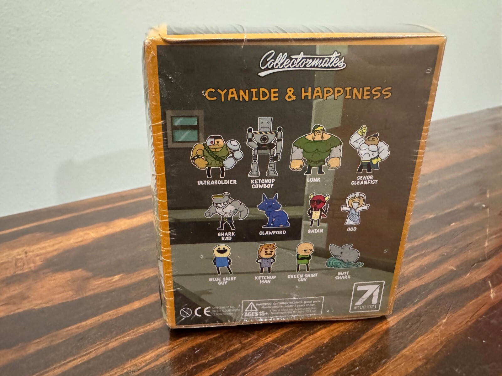 Master Dater: Big Love Edition Cyanide & Happiness Game + Blind Box figurine