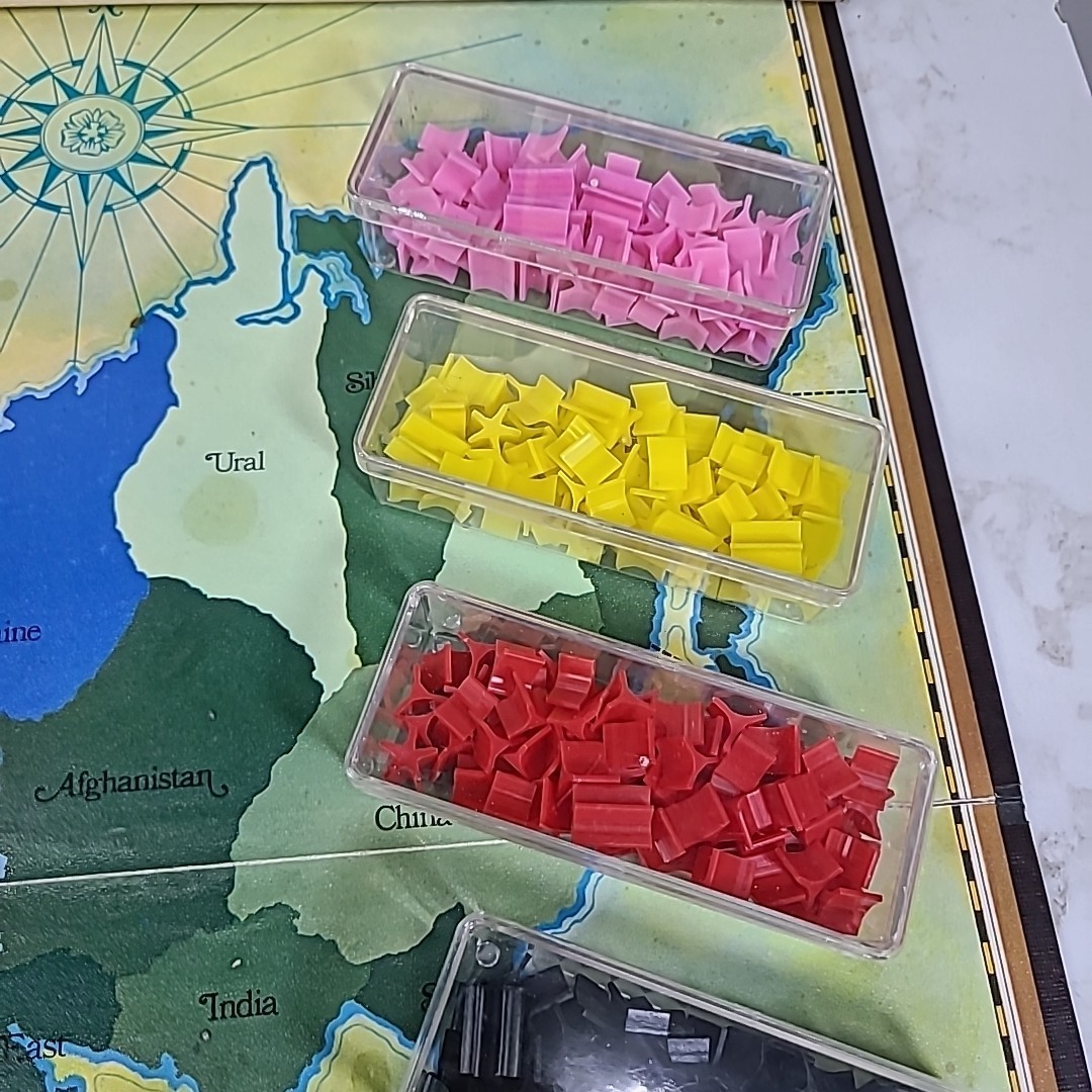 1975 Risk Board Game Parker Brothers Complete With Instruction Manual