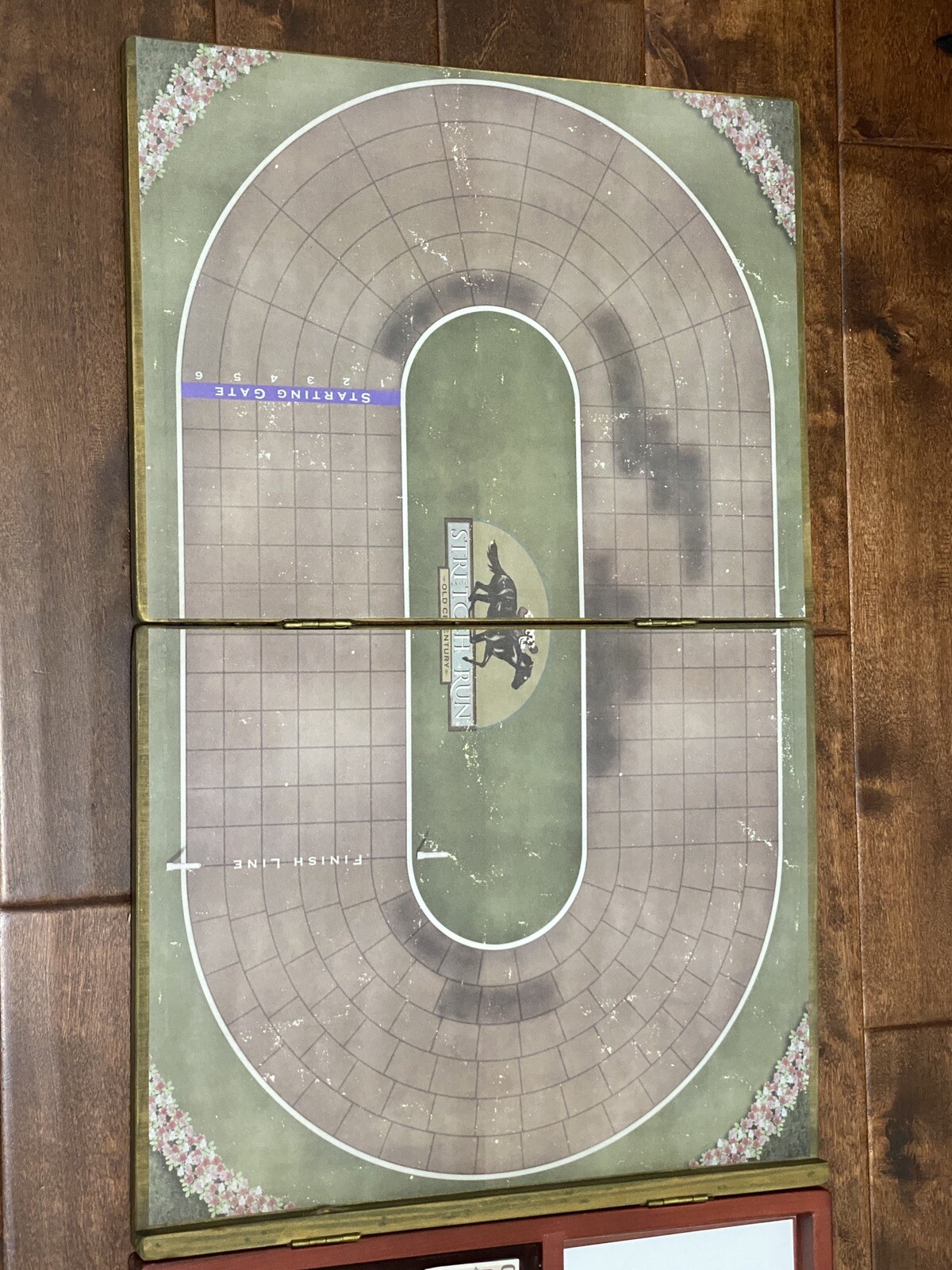 Tommy Bahama Branded Stretch Run Old Century Horse Racing Complete Board Game