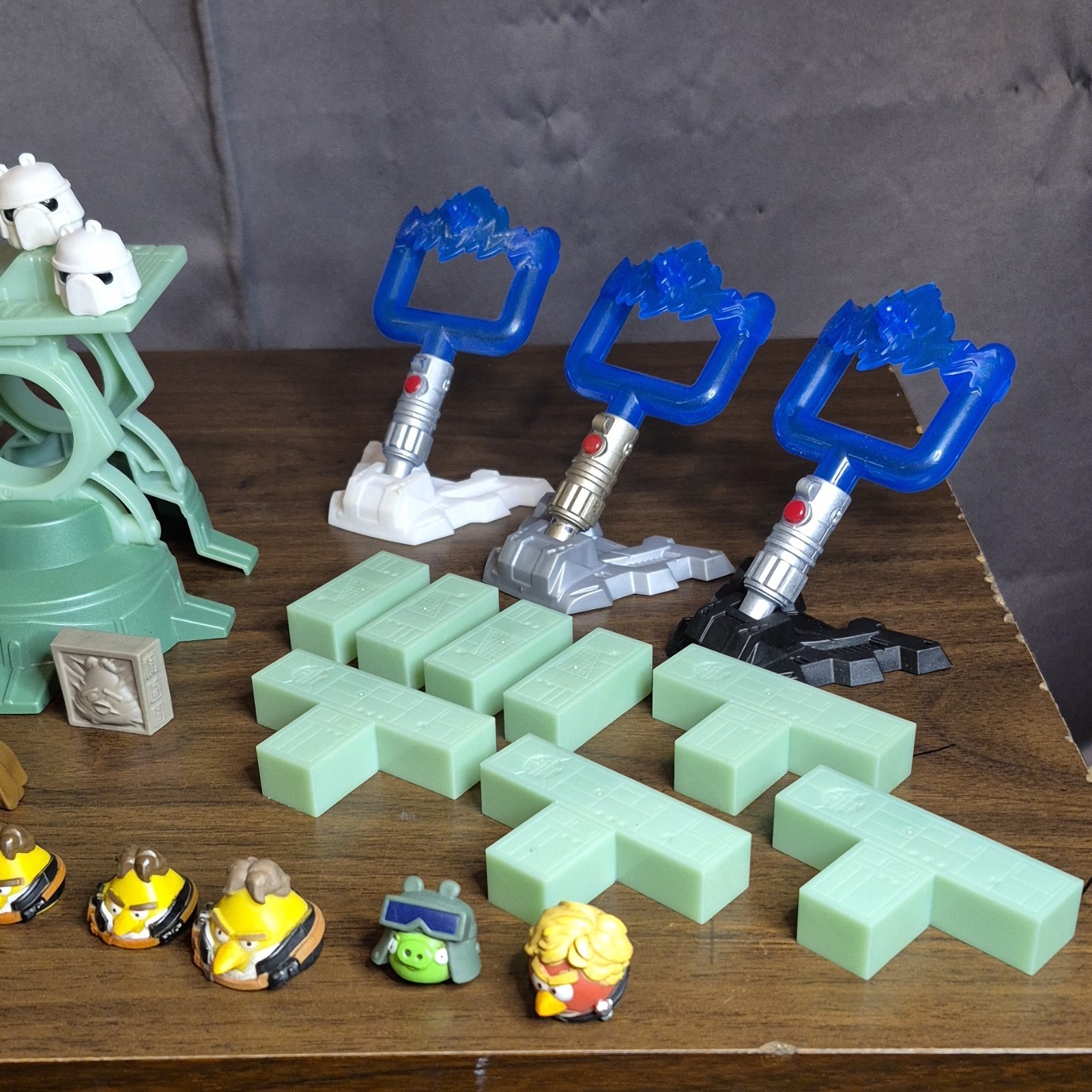 Hasbro Angry Birds Star Wars Skill & Action Game w/ Launcher Figures Structures