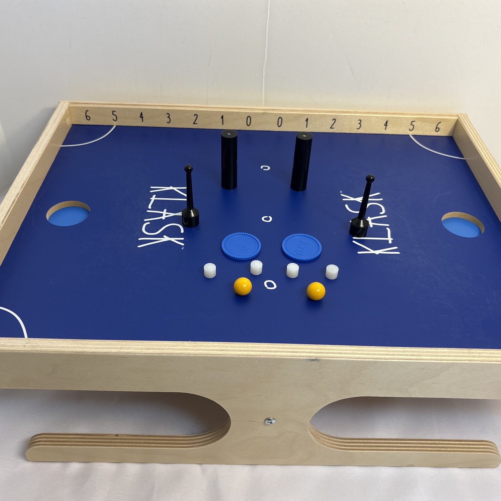 KLASK Board Game An Epic Magnetic Battle 100% COMPLETE! EUC 2-player Skill game