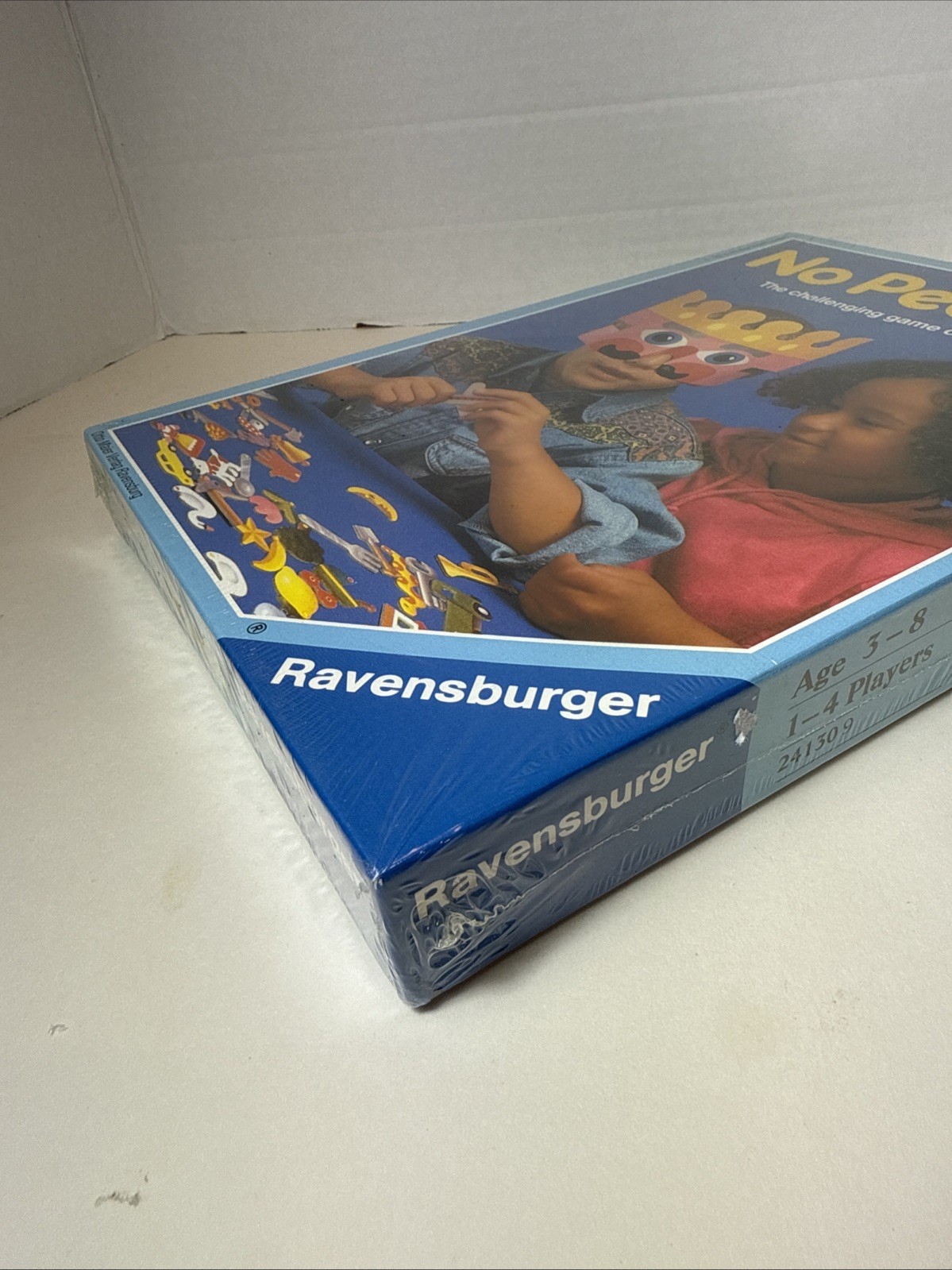 NEW 1992 Ravensburger No Peeking! Kids Touch & Tell Guessing Board Game Learning