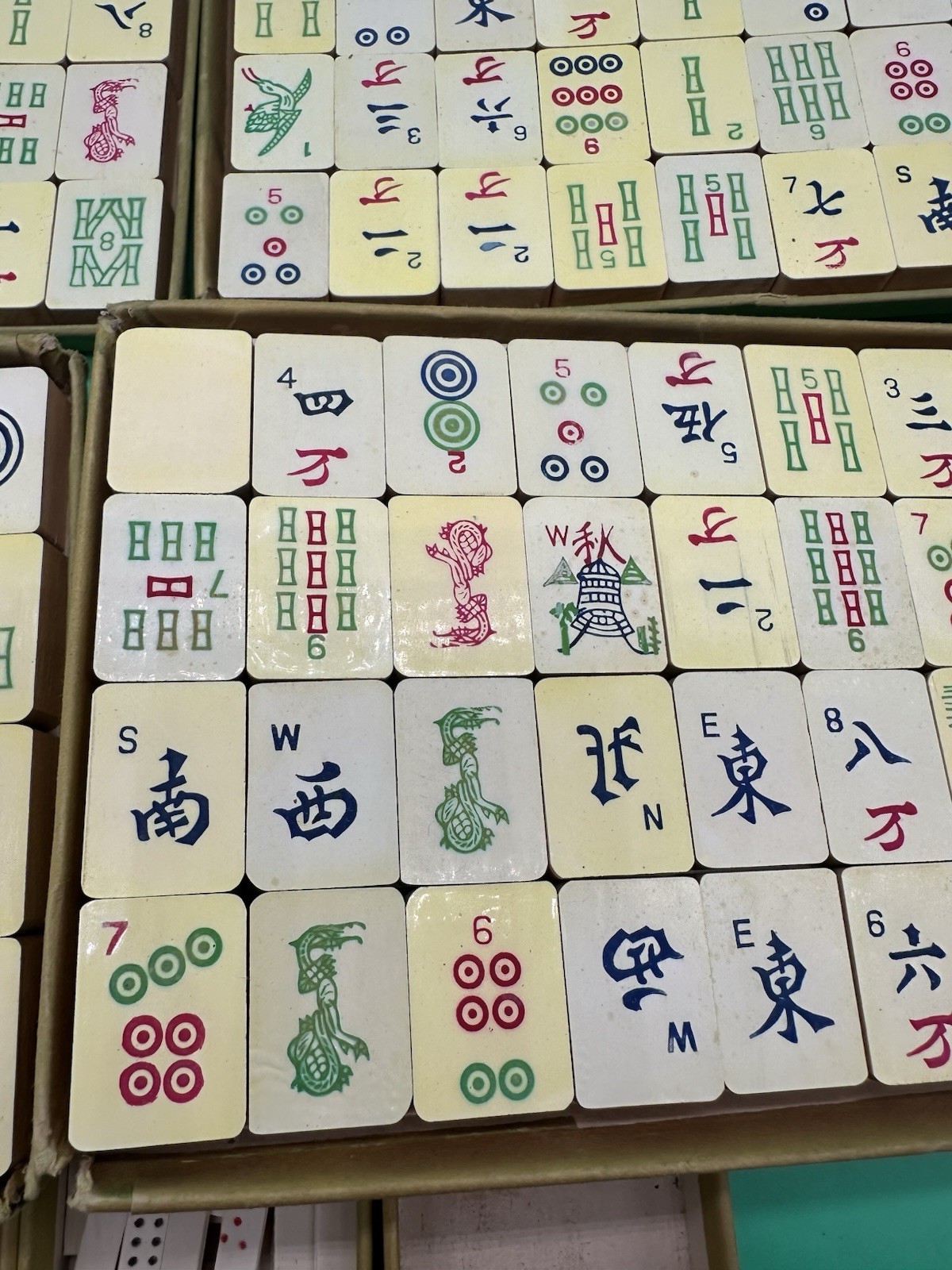 Antique Pung-Chow Mah-jong 144 tiles betting sticks dice,manual and box 1923