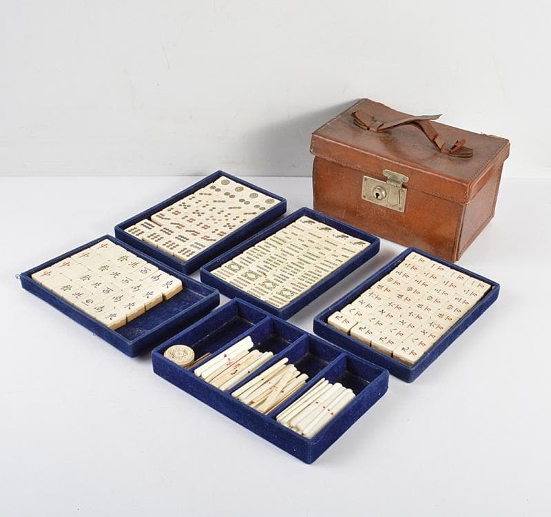 Antique Vintage Chinese Mahjong Set Bone & Bamboo Tiles Leather Case Mahjong
