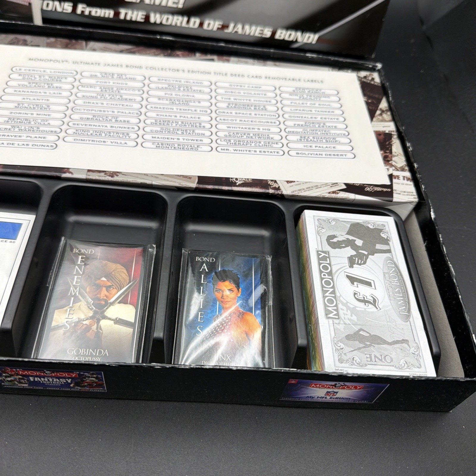 NIOB 2008 Monopoly Ultimate James Bond 007 Collection Hasbro