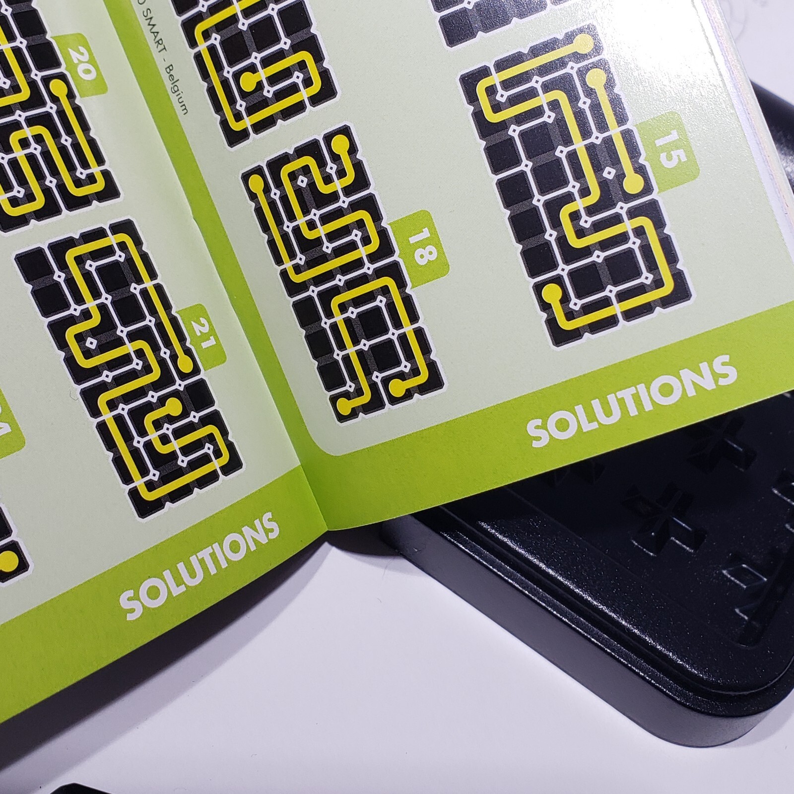 SmartGames IQ Circuit Portable Travel Game Single Player 120 Challenges Age 8+