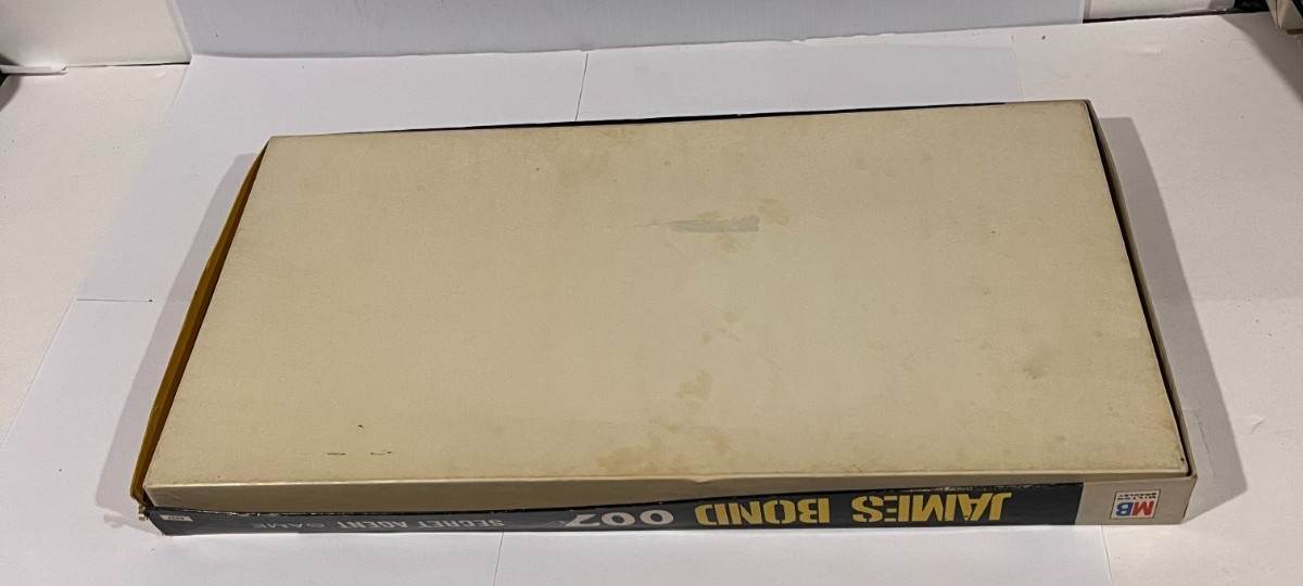 Vintage 1964 Milton Bradley MB James Bond Secret Agent 007 Game No.4527