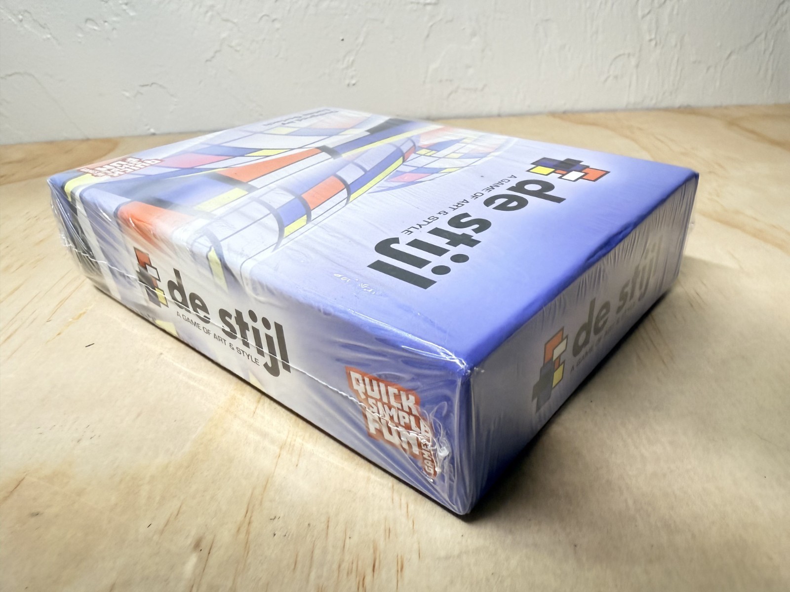 De Stijl – A Card Game Of Art And Style 2-5 players Ages 8+ – New & Sealed!