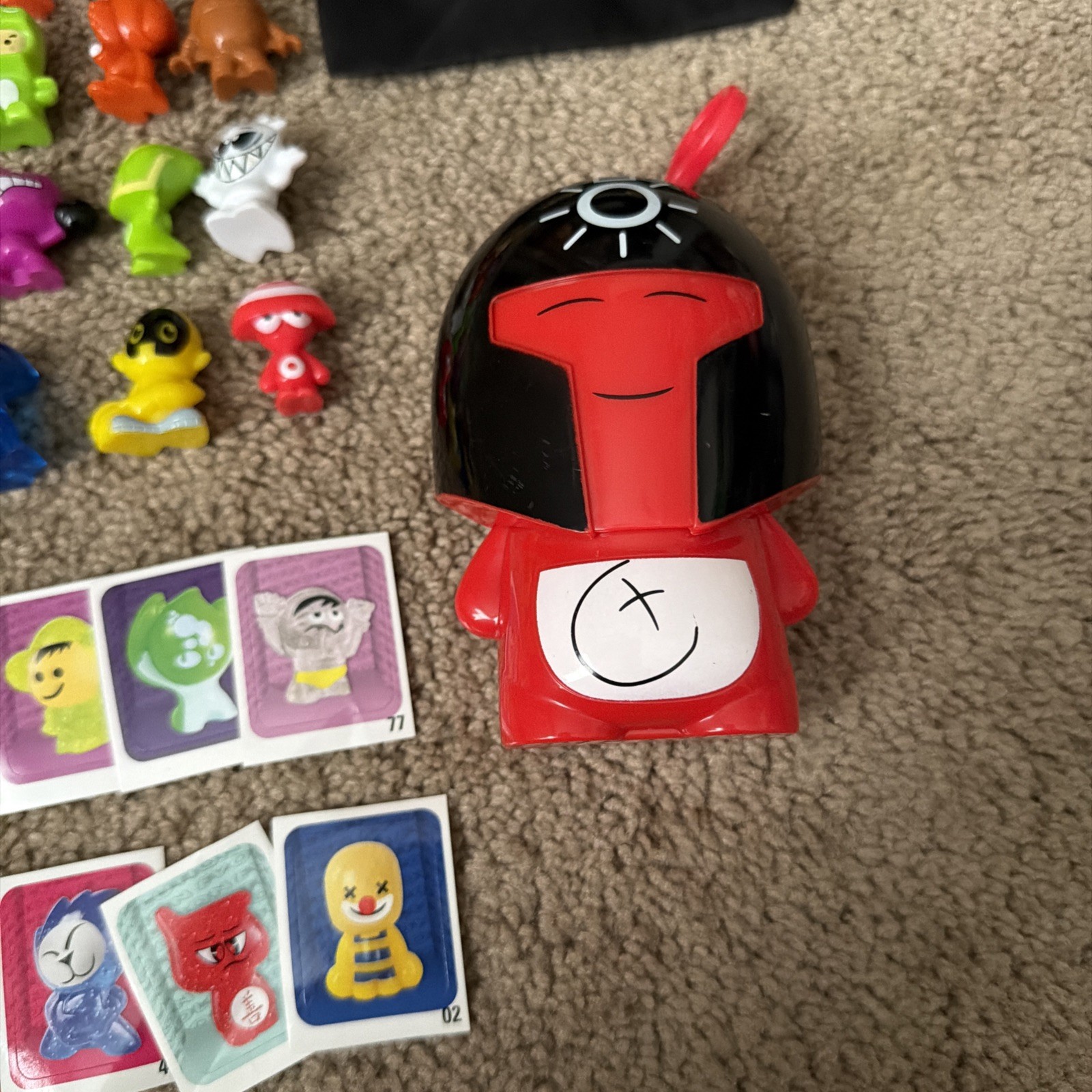 Gogos Gogo’s Crazy Bones 60 Figurines 20 Stickers Bag & Carry Case Clip Lot Set