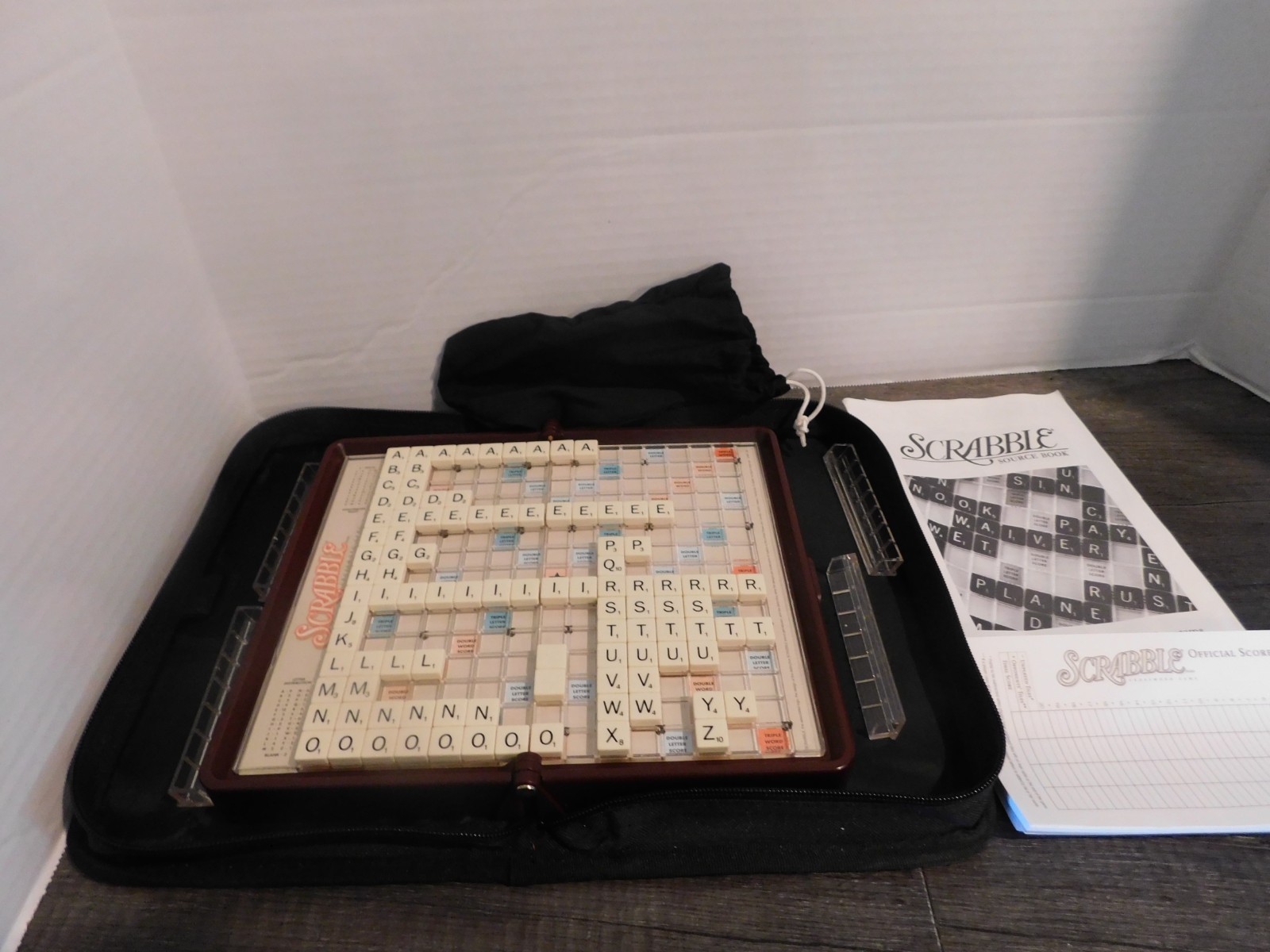 Scrabble Travel Folio Carrying Case Edition 2001 Hasbro Deluxe Zippered Case