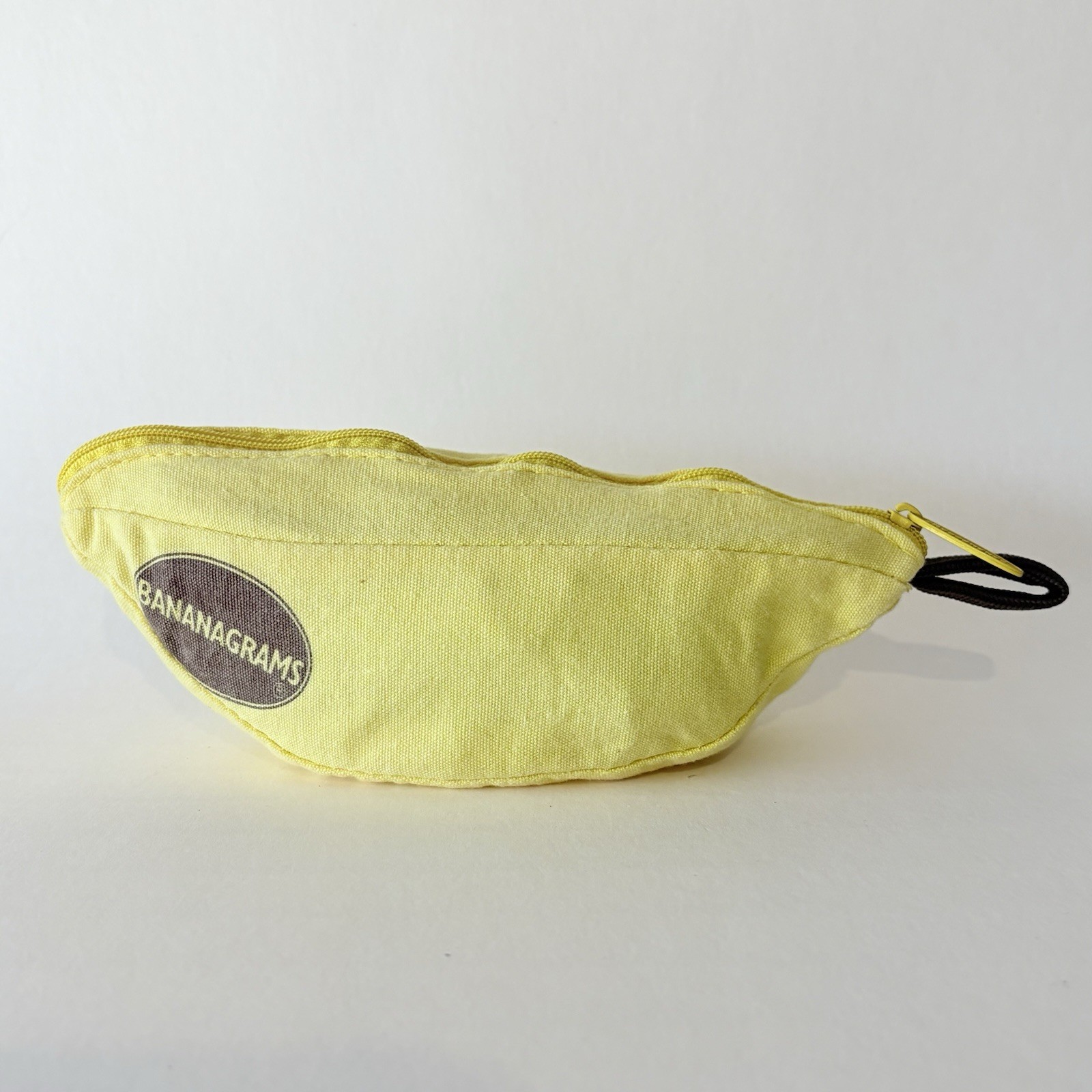 Bananagrams Game – Word Spelling 144 tiles Zipper Bag Instructions Complete Fun