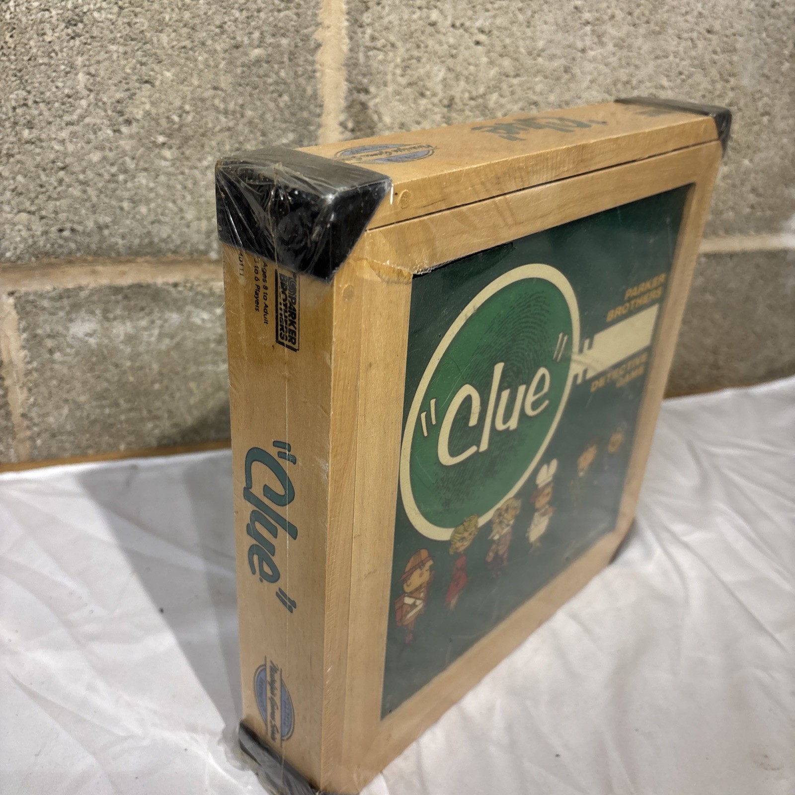 SEALED/NEW Clue Detective Game Nostalgia Series Wood Box 2002