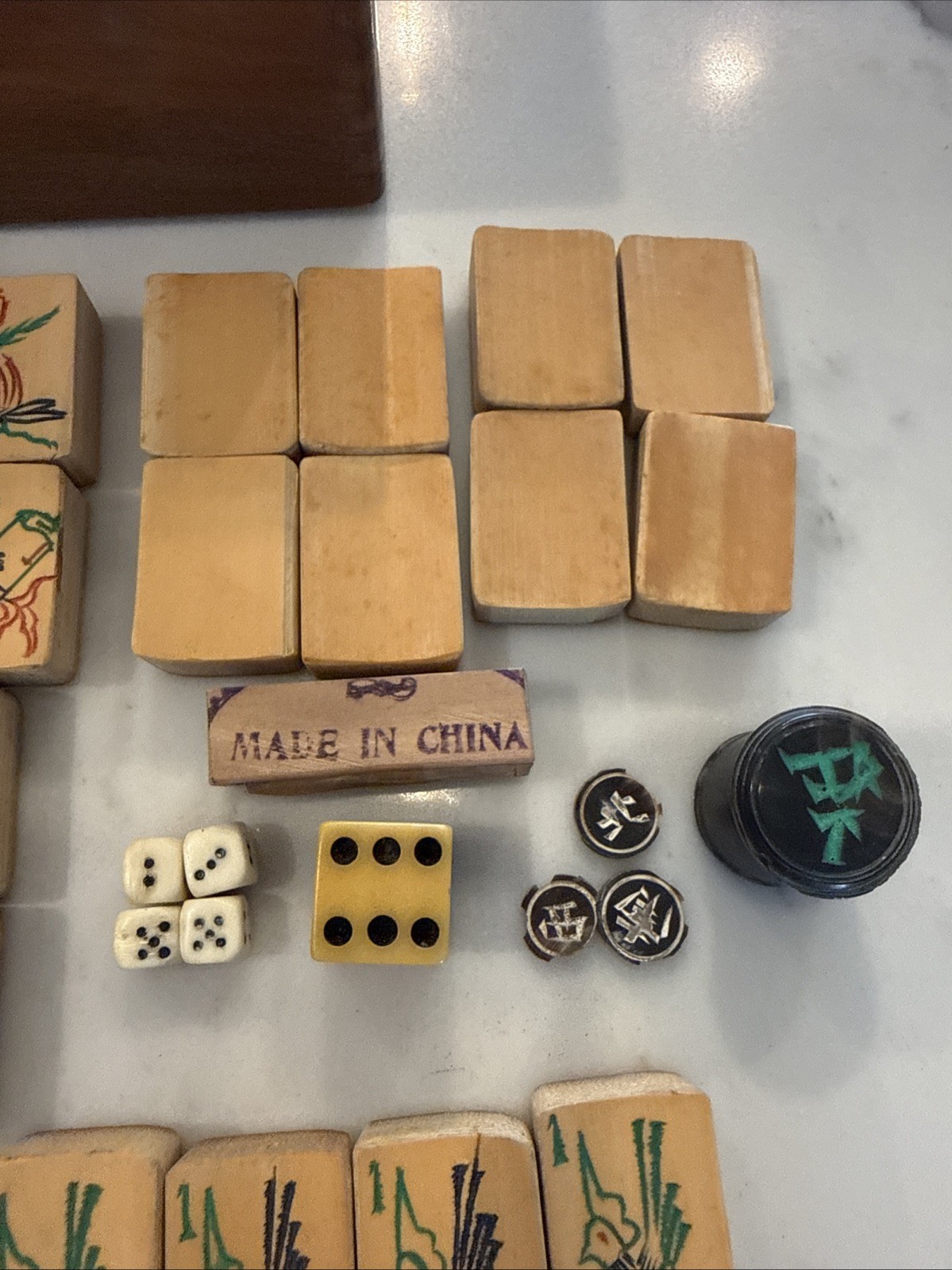 Vintage Chinese Mahjong Set Dragon Carved Wood Box Bamboo 147 Tiles Sticks Dice