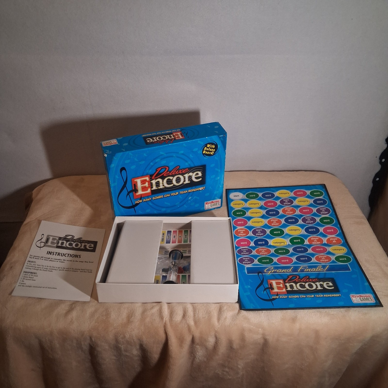 Deluxe Encore Board Game Endless Games Singing Music Party Trivia Song COMPLETE