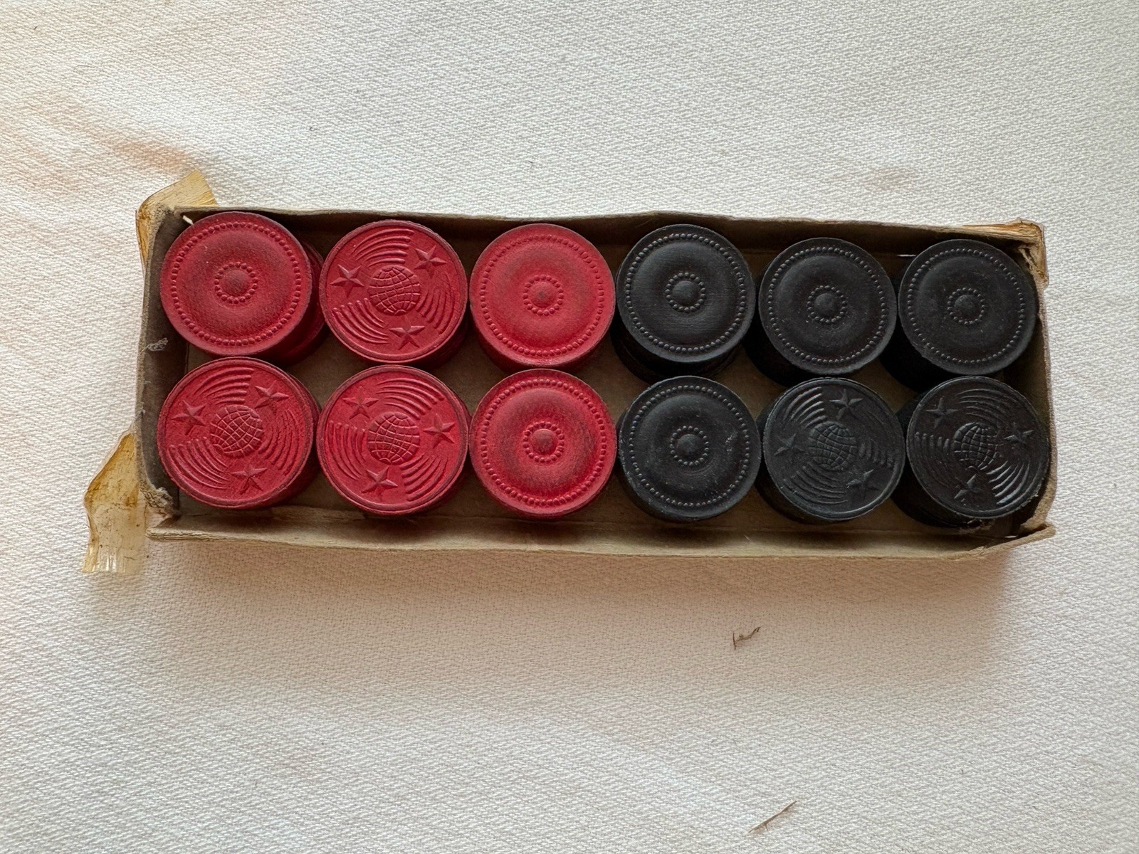 VTG Wooden Halsam Comet 518/24 Checkers Set 24 Pieces Red Black 1 1/8″ U.S.A.