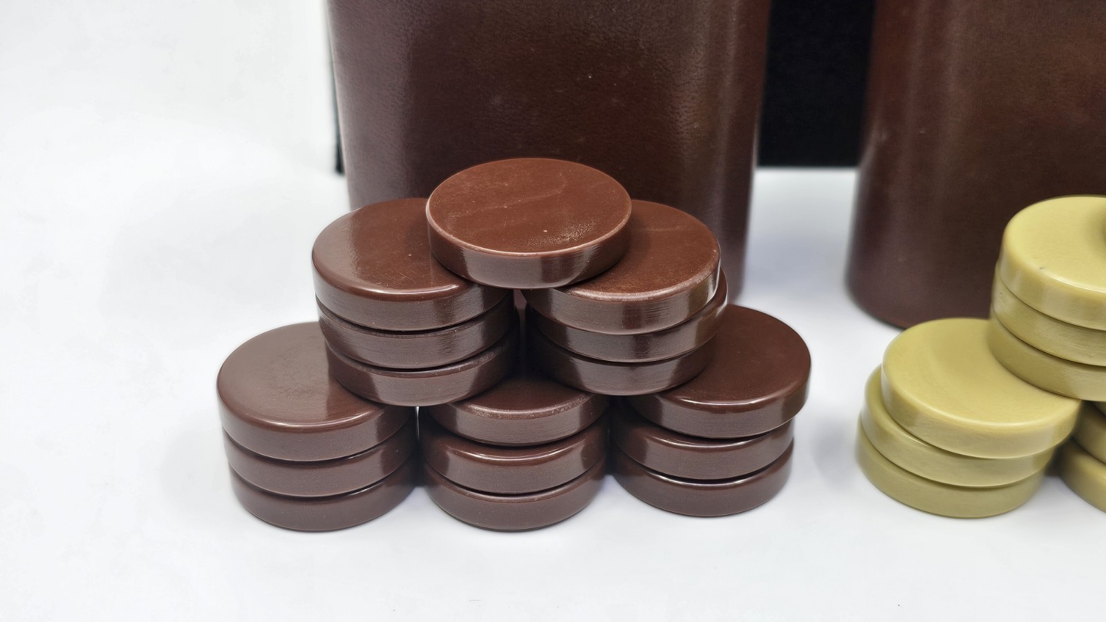 Vintage Light Brown & Cream Backgammon Game Pieces 1 3/8″ With Dice 39 Piece Lot
