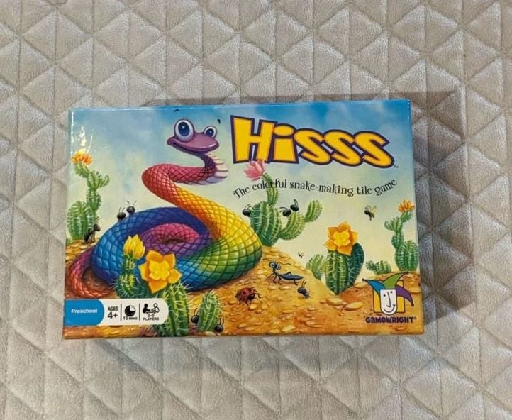 Hisss – The Colorful Snake-Making Tile Matching Card Game