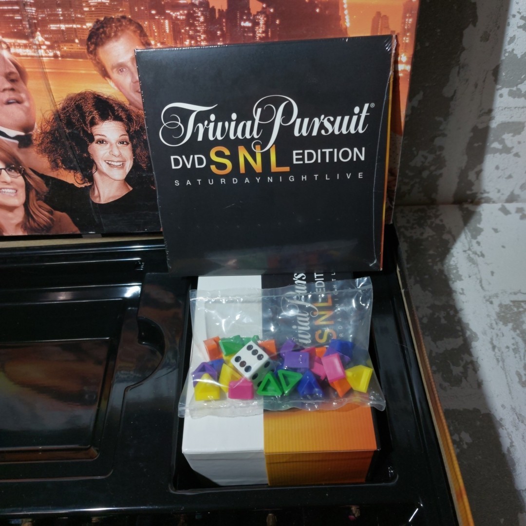 SNL Trivial Pursuit Saturday Night Live Edition DVD Board Game Complete