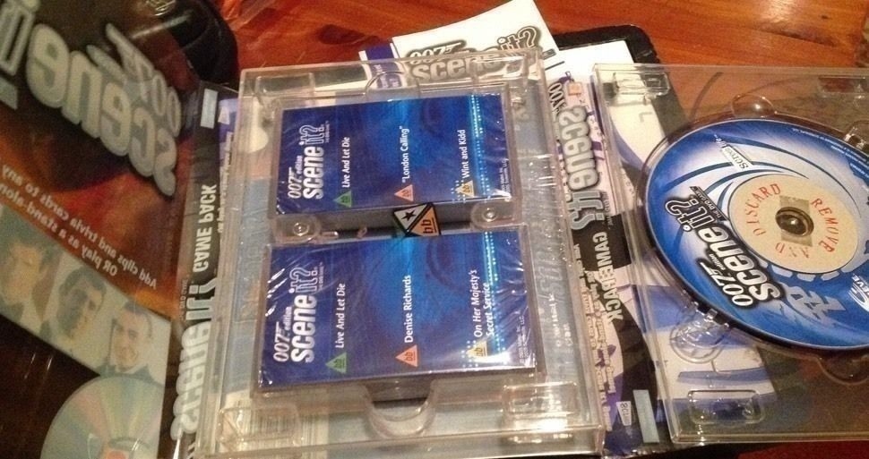 007 Edition Scene It? The DVD Game Pack Age 13-Adult James Bond 007 Trivia