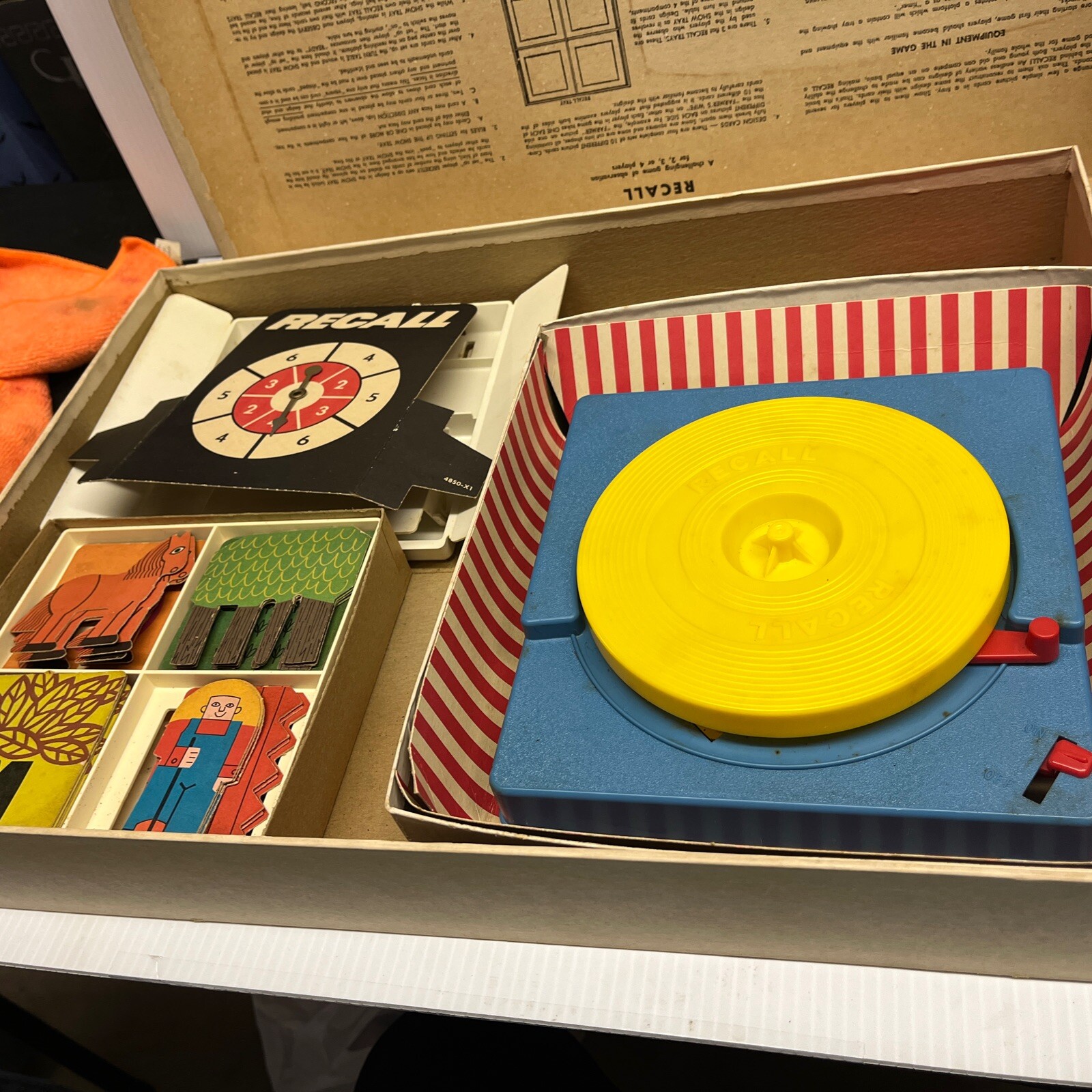 1968 Recall Observation Board Game Vintage Memory Recall Game Turn Table Family