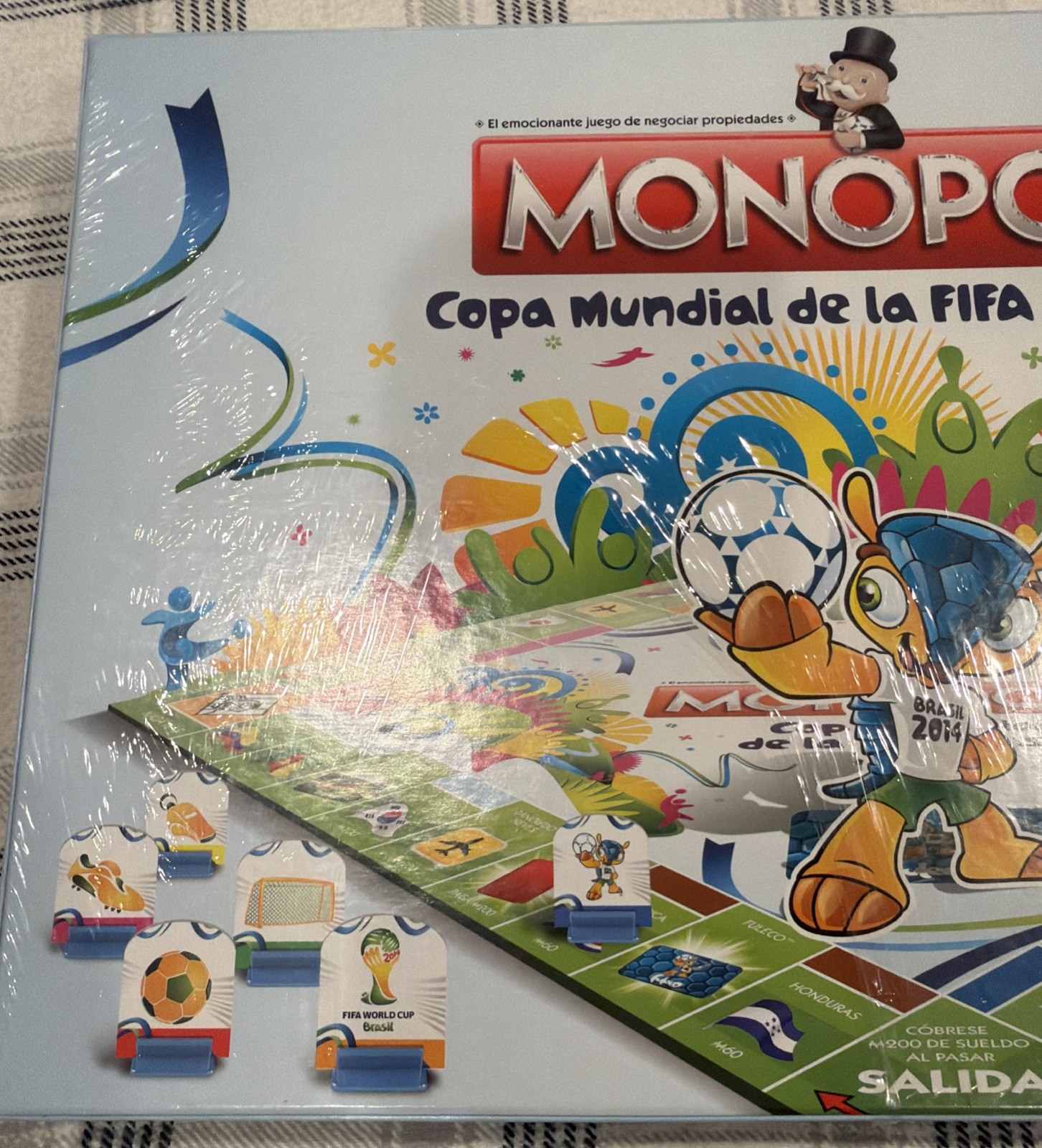 MONOPOLY WORLD CUP OFFICIAL FIFA 2014 (SPANISH) COLLECTOR SEALED BRAND NEW