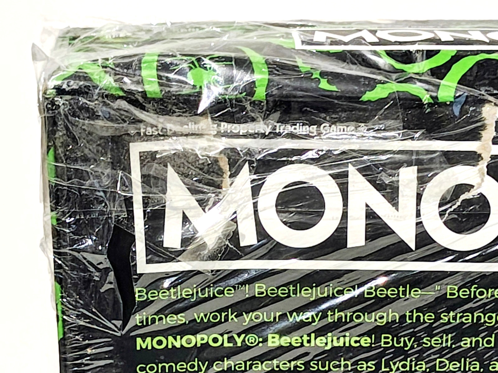 Monopoly – Beetlejuice Edition – Board Game – USAopoly – 2019 – New/Box Damage