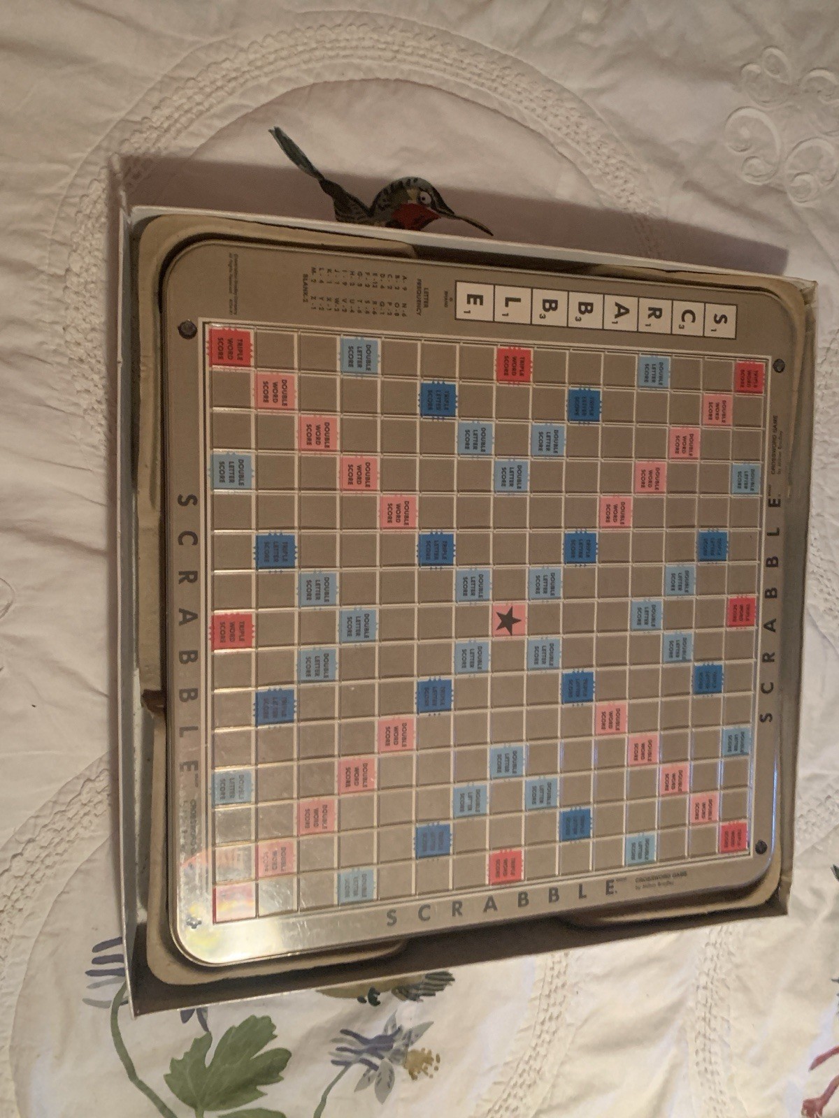 VTG Scrabble Deluxe Edition Rotating Turntable Wood Red Tiles Complete -Rules MB