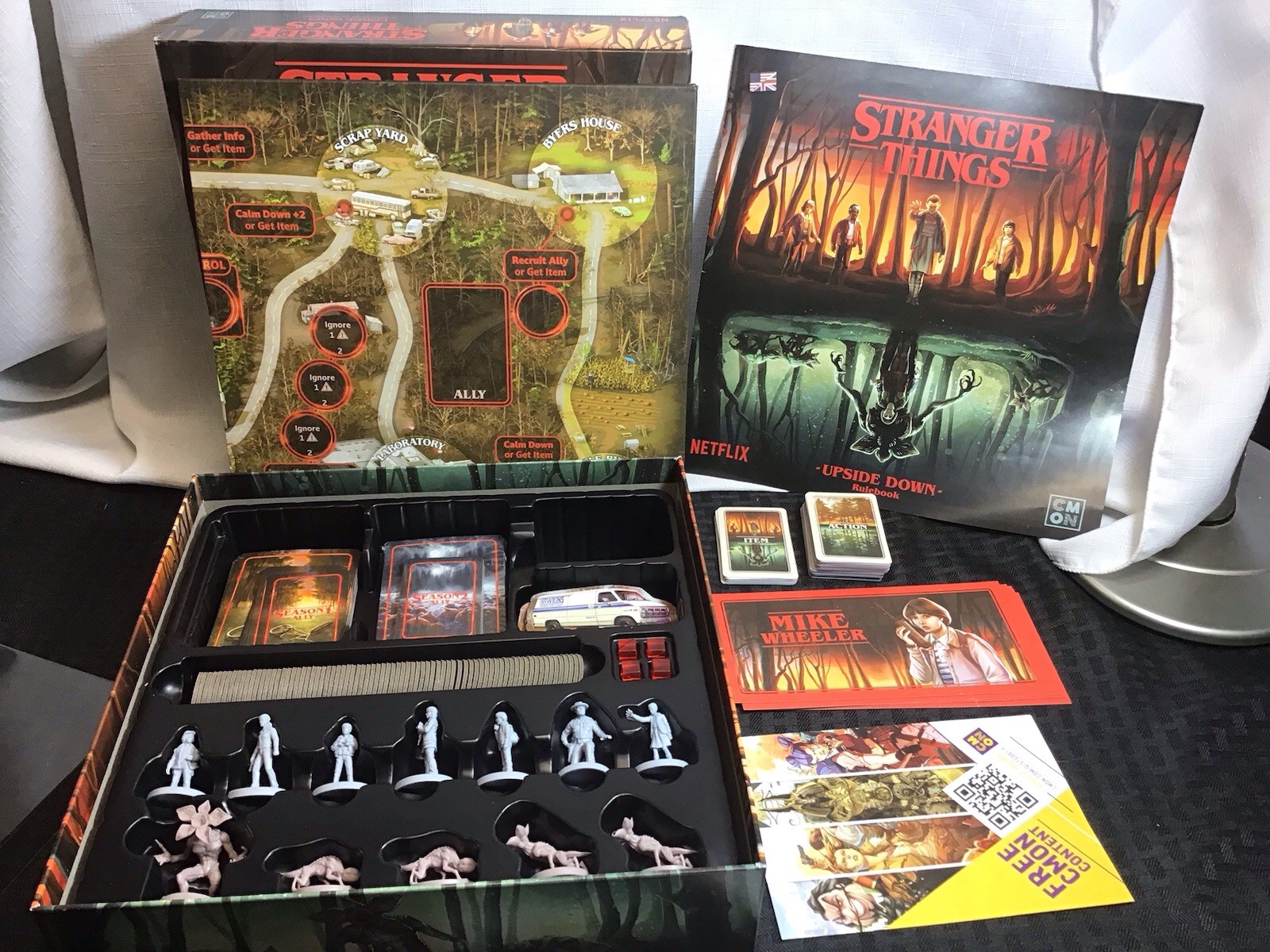 Stranger Things Upside Down Board Game Netflix CMON – 2023 Rob Daviau Complete