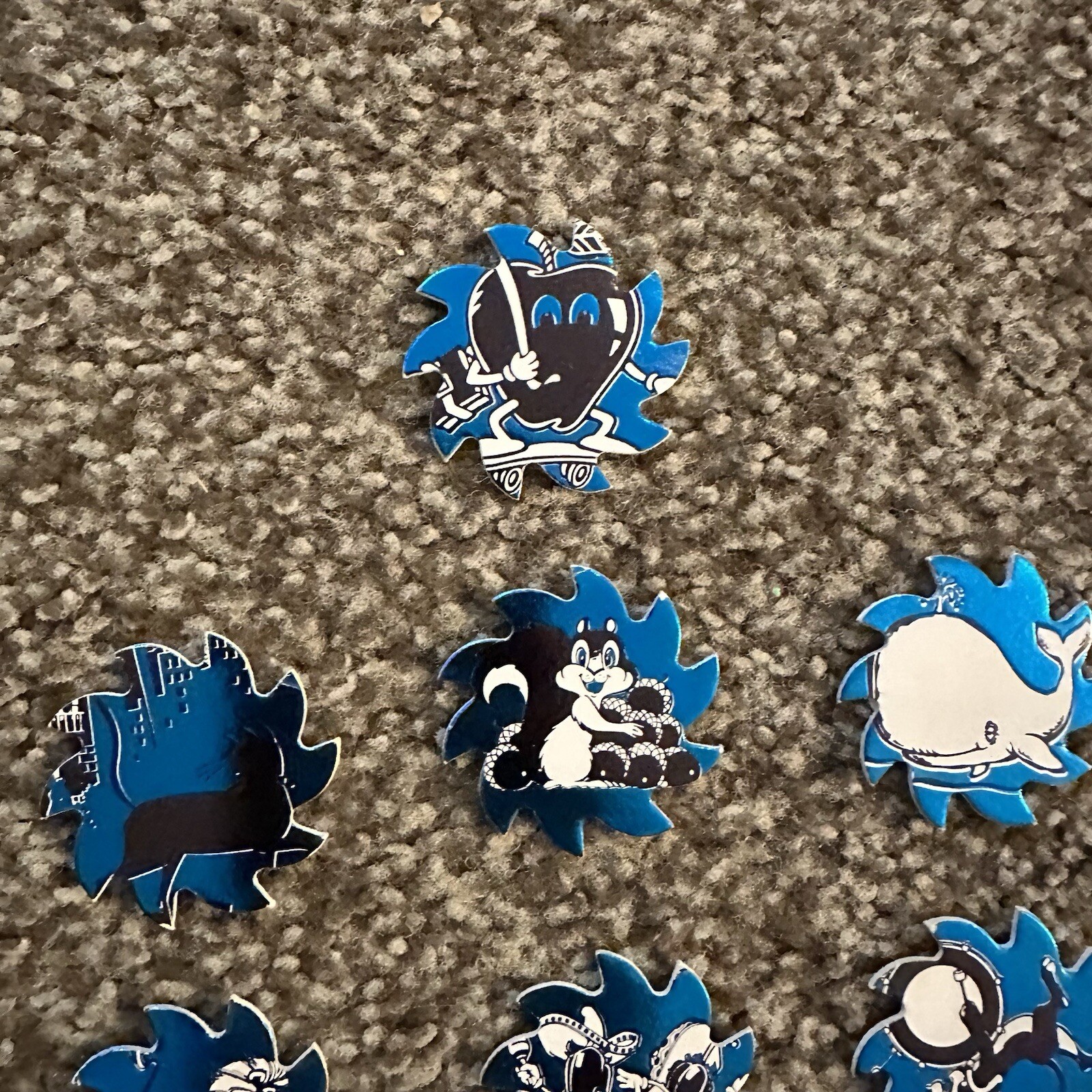 Small Lot Of Miscellaneous Gear Shaped Pogs – Set Of 13 Pieces
