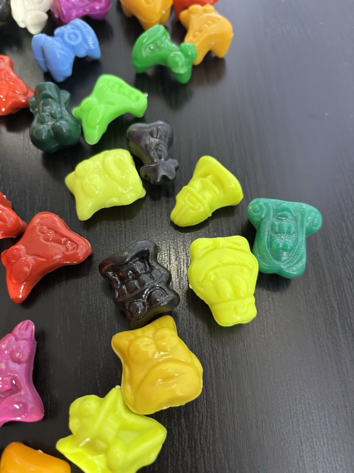 Gogo’s Crazy Bones Lot of 61 Neon Mixed Series Black White Glitter 57 10 37 18