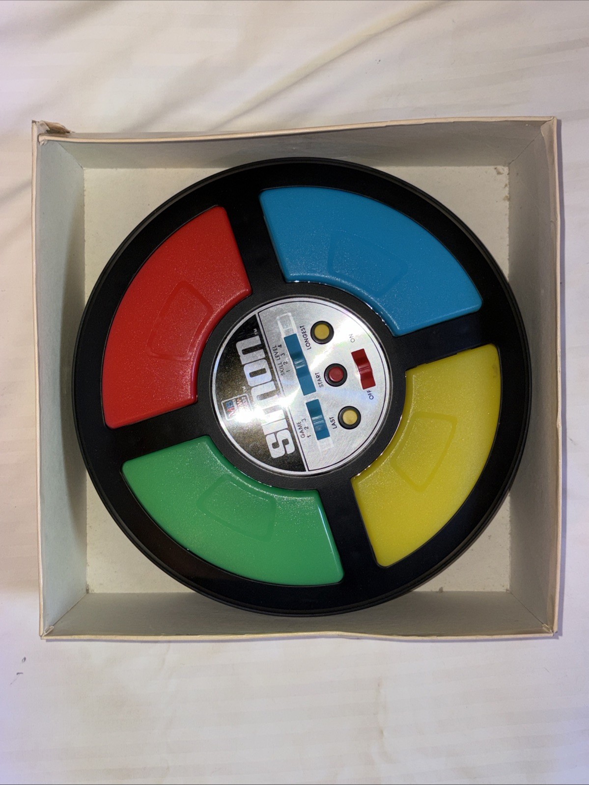 Vintage 1978 Simon Electronic Game by Milton Bradley, 4850, Works w/original Box
