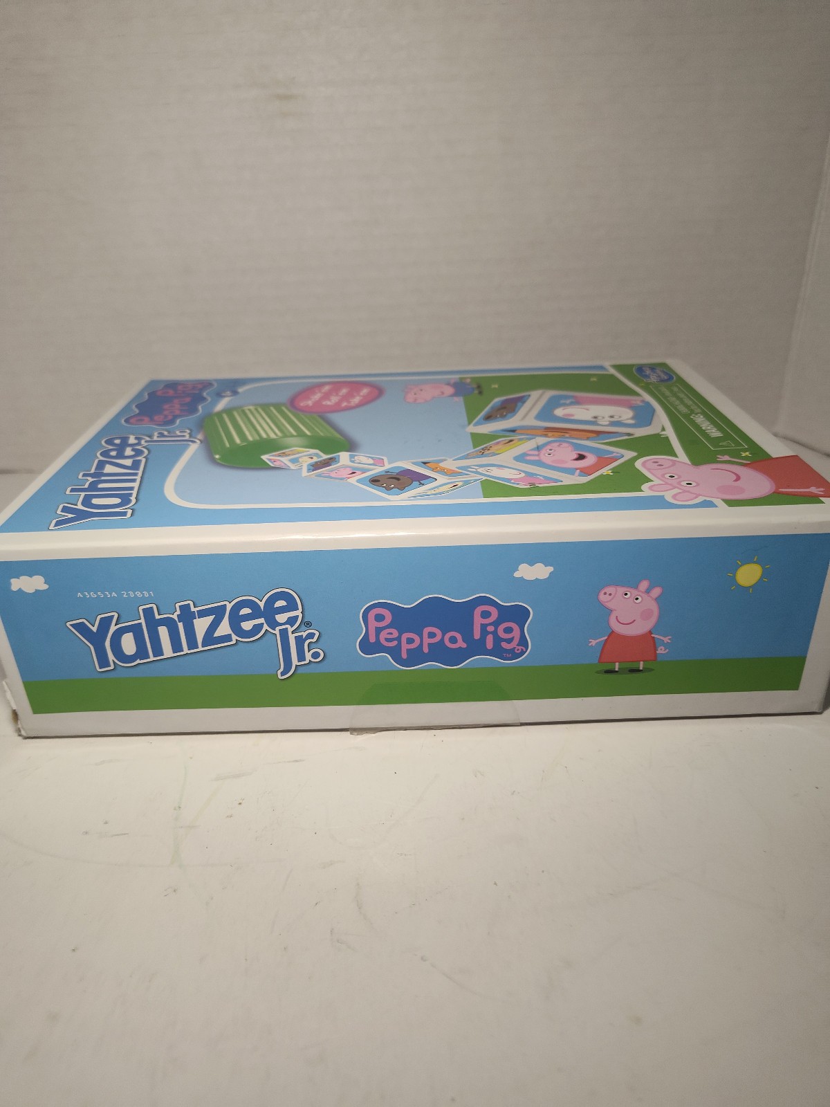 Peppa Pig Edition Yahtzee Jr. Board Game for Kids Ages 4 and Up