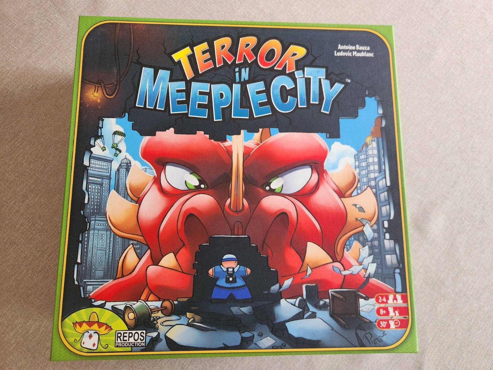 Terror in Meeple City (Rampage) Dexterity Board Game Repos 2013 RARE