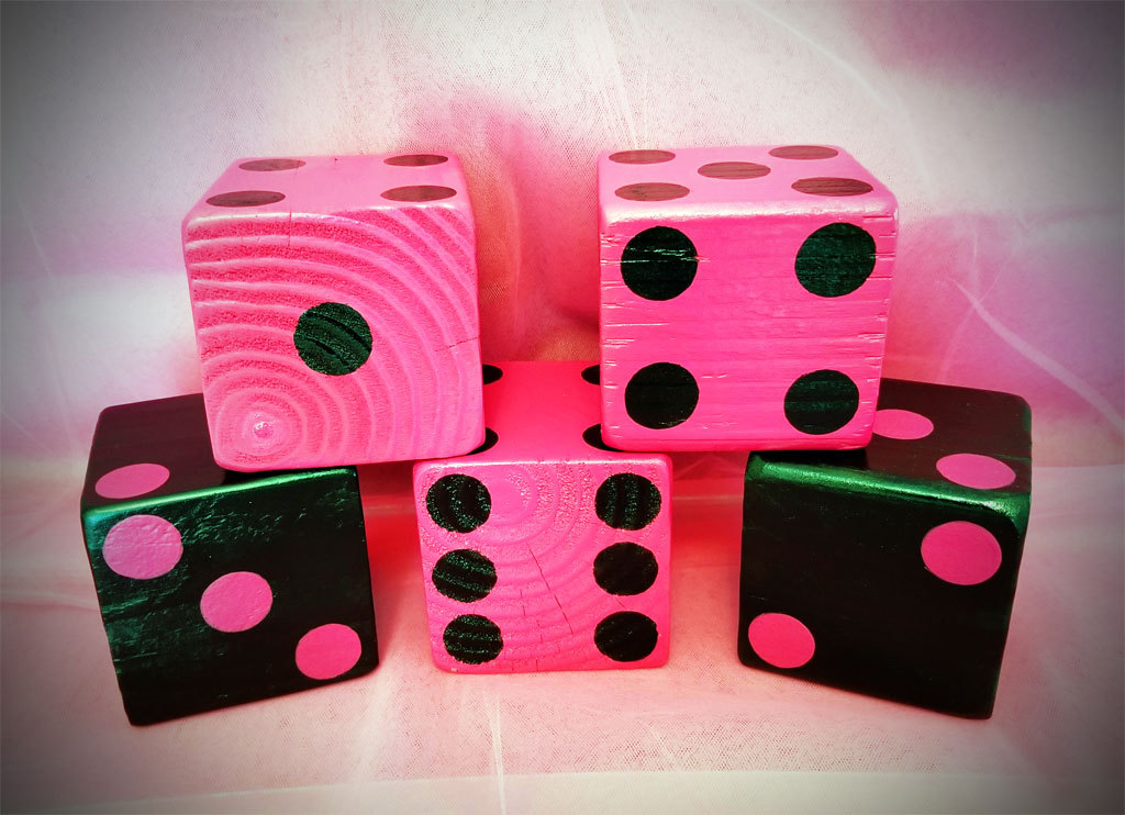 1 Jumbo 3.5″ Hot Pink & Black Lawn Yard DICE – Yardzee, Yahtzee, Bunco, Decor…