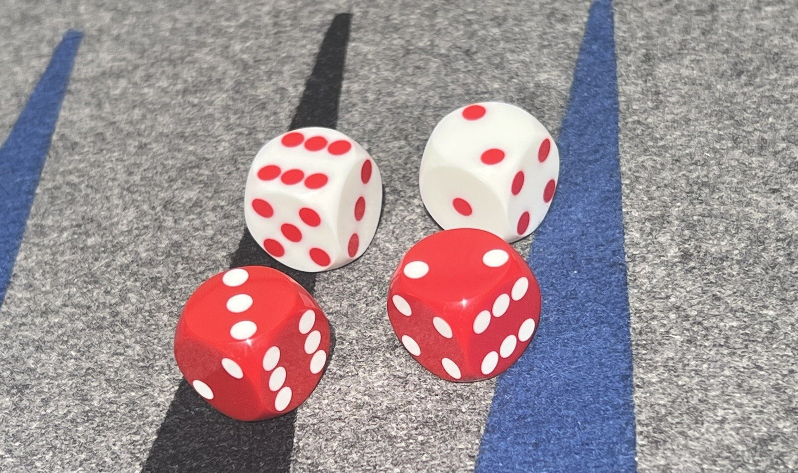 (4 PC) Precision Backgammon Dice – 14mm (9/16 in) – Red w/white & White w/ red