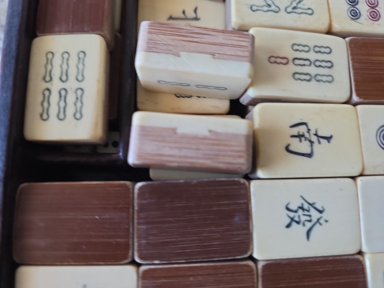 Vintage Chinese Mahjong Set with Wooded Case