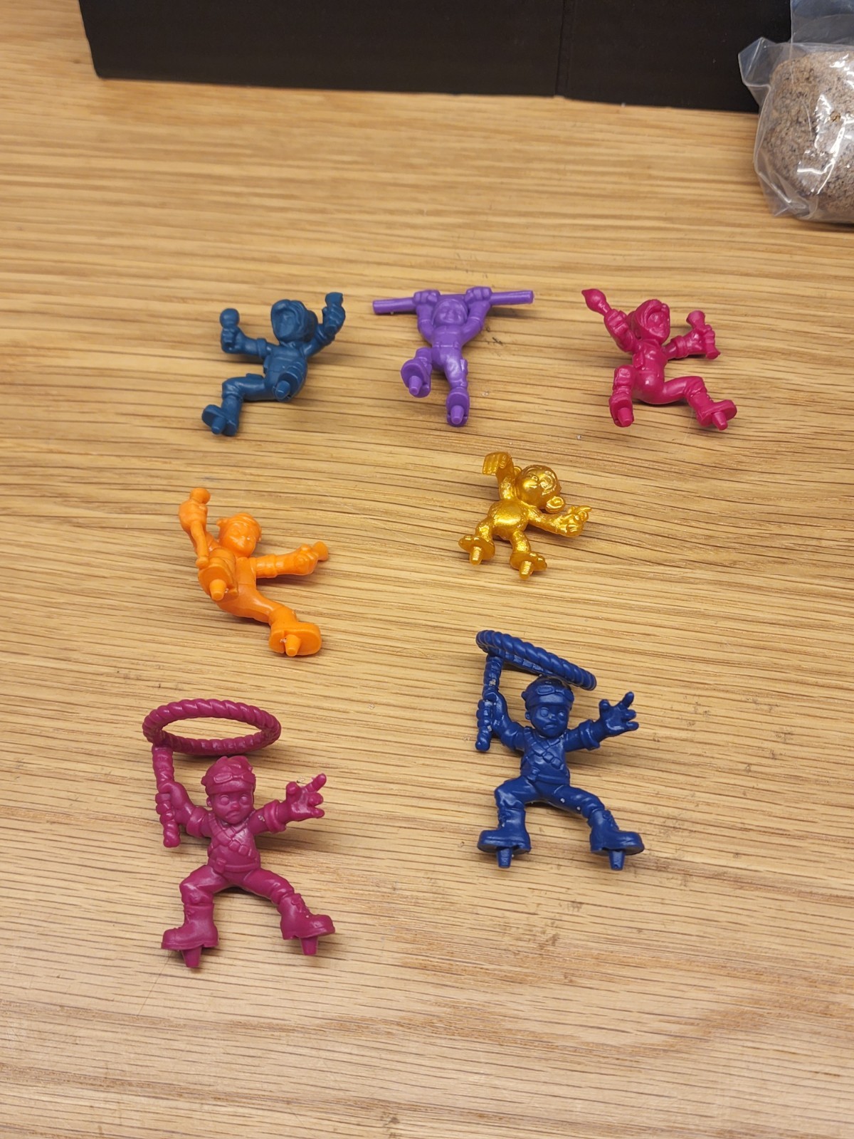 Spin Master Games Sink N’ Sand Midnight Jungle 7 replacement Characters EUC