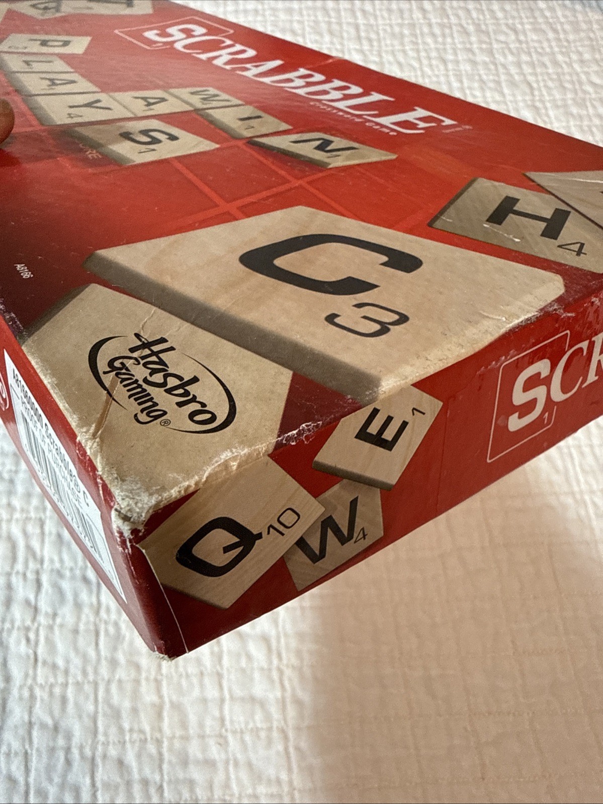 Hasbro Scrabble Board Game 2013 Edition A8166 Complete Modern Family Night