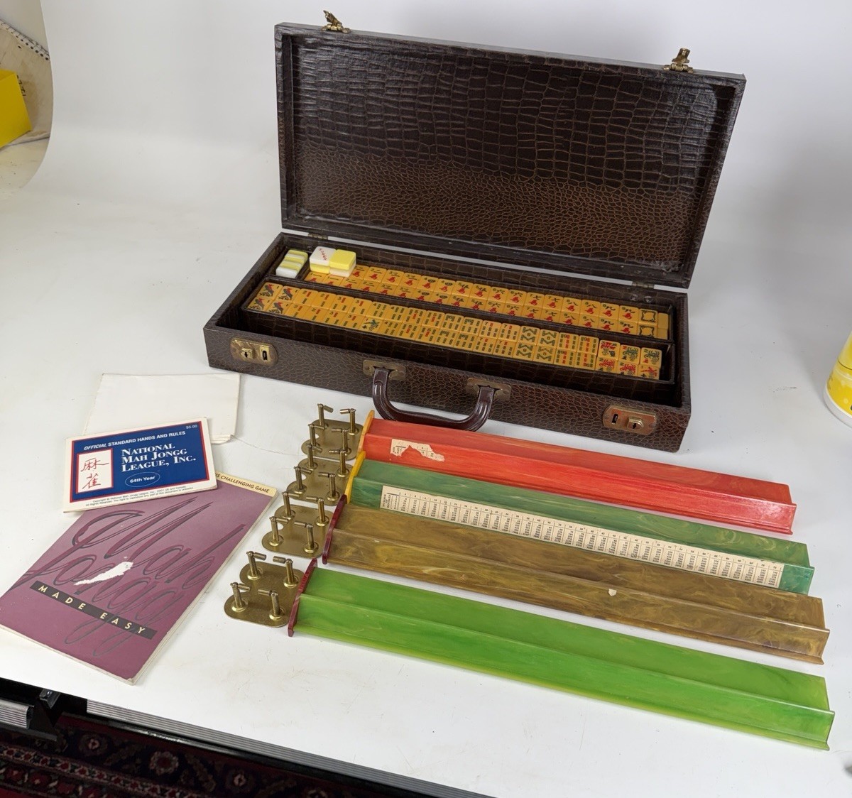 167 Tile Butterscotch Bakelite CARDINAL PRODUCTS CO. Mahjong Set Case 4 Racks