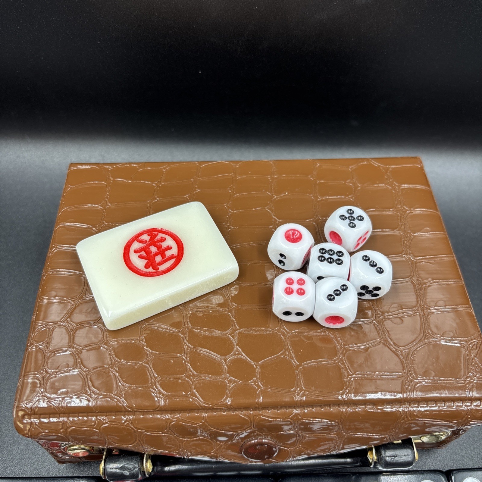 Vtg Hong Kong Travel Mah Jong Domino Set – Ying Fat Cheung – Faux Alligator