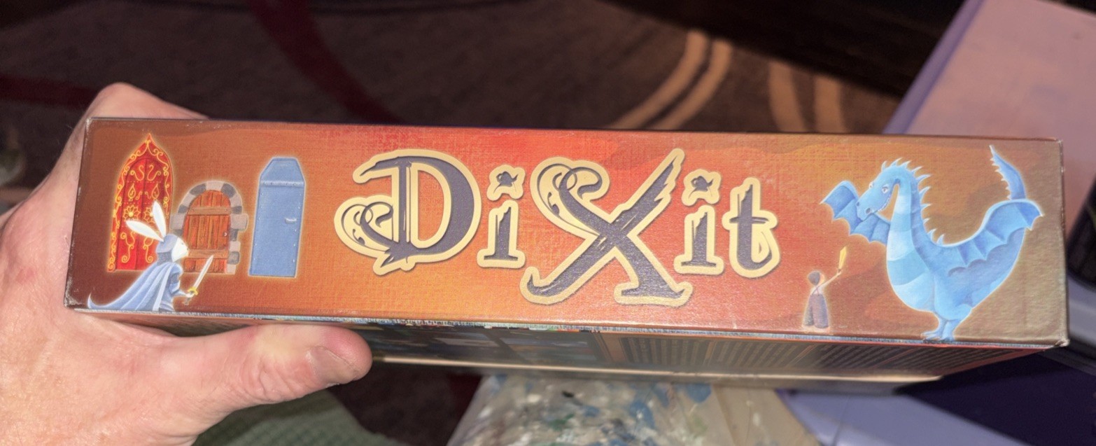 Dixit Family Board Game A Picture is Worth a Thousand Words Asmodee 2018