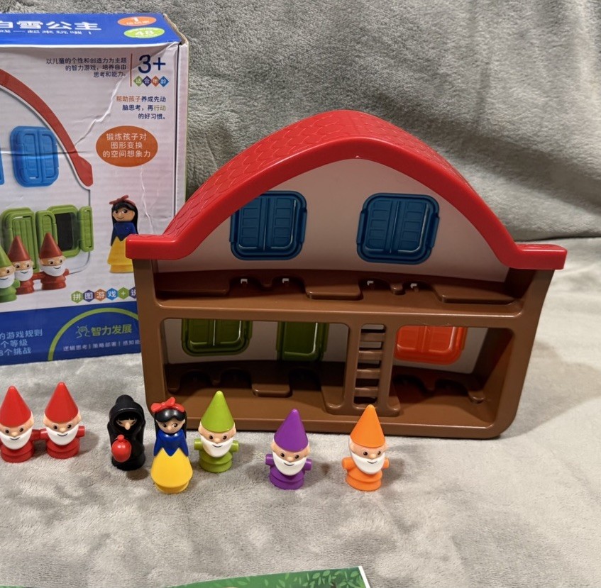 Snow White Deluxe Puzzle Game Smart Games 48 Challenges Ages 4-7 Chinese Version