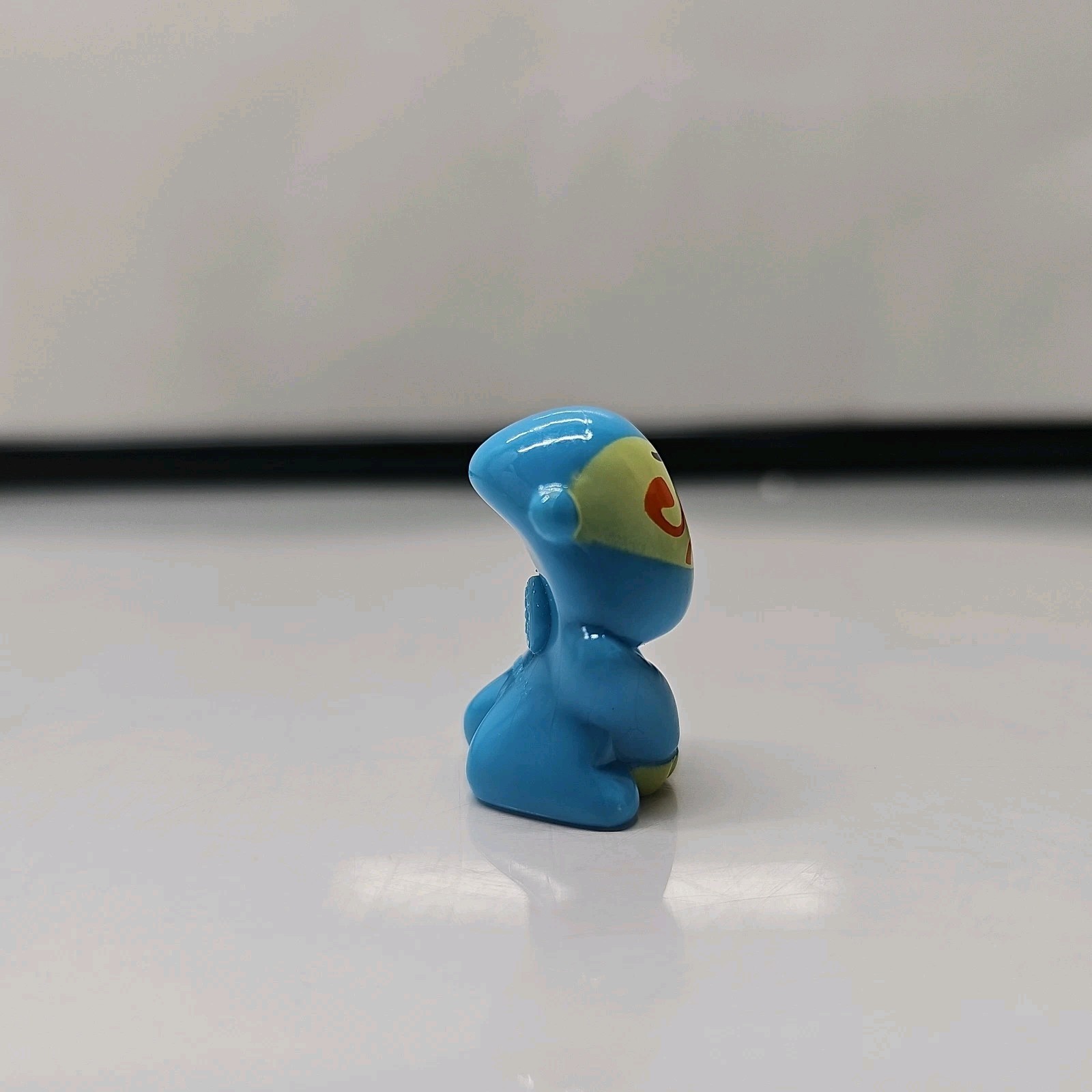 Gogos Crazy Bones Light Blue Kemo Figure #9 Advanced Series