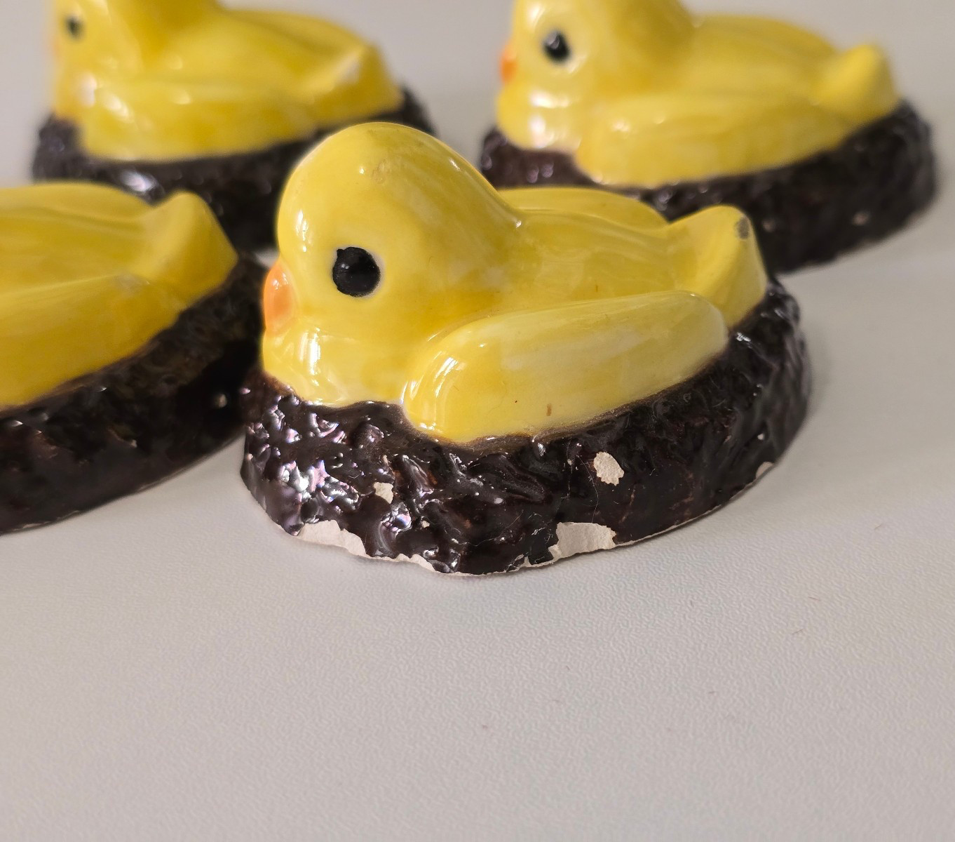 CHICK-TAC-TOE Complete Ceramic Set | 5 chicks, 5 egg nests | Vintage