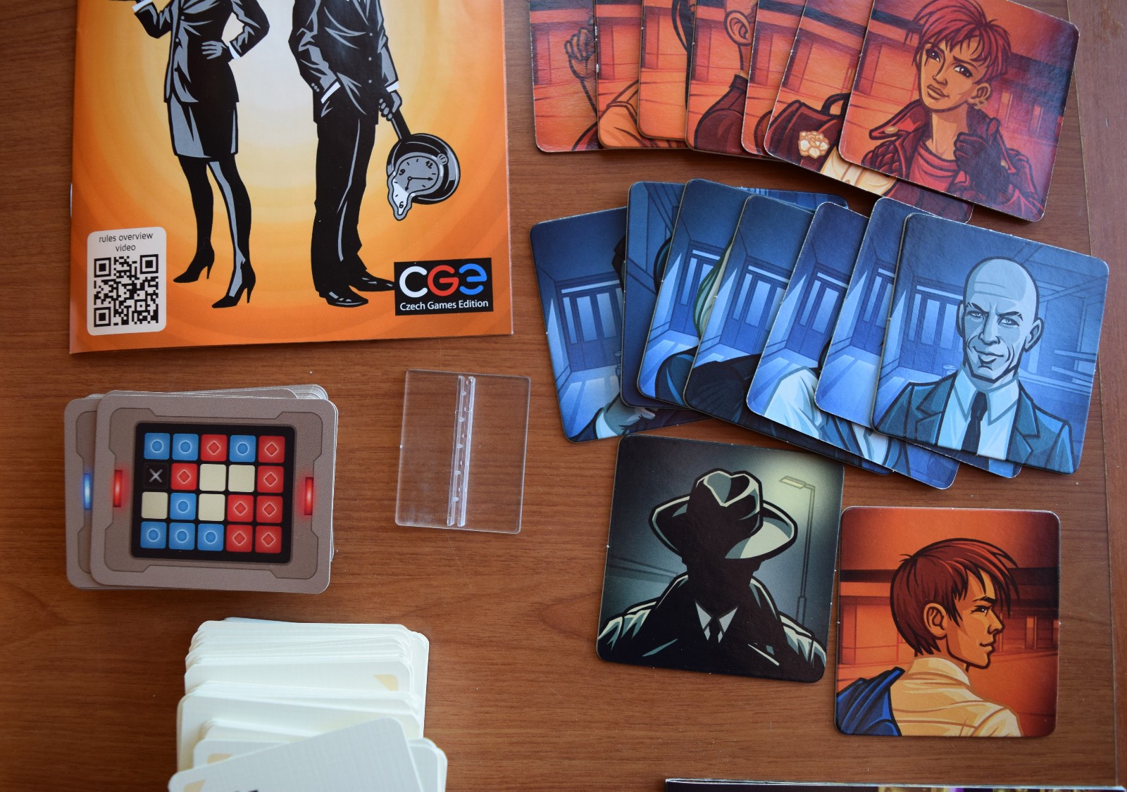 CODENAMES GAME LOT: CODENAMES, DUET, PICTURES – PLEASE READ DESCRIPTION SEE PICS