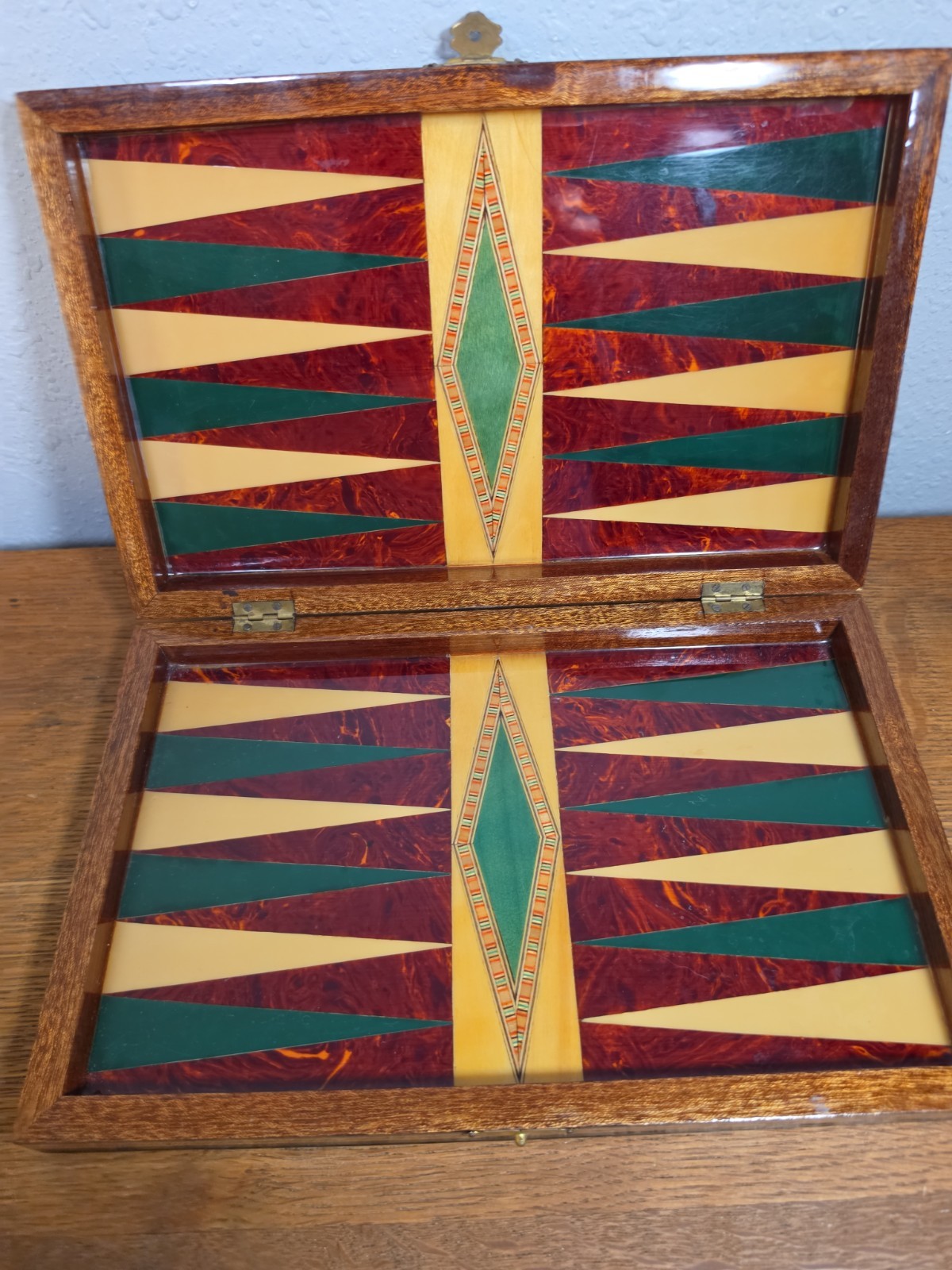 Beautiful Backgammon – Marquetry Hinged Case Wood Inlays No pieces