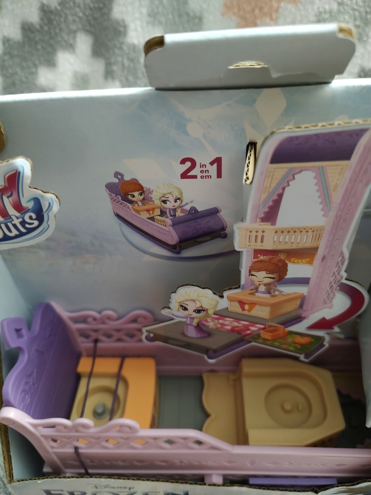 Disney’s Frozen 2 Twirlabouts Picnic Playset Sled-to-Castle with Elsa and Anna