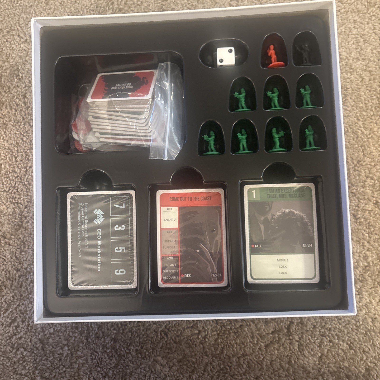 Die Hard The Nakatomi Heist Board Game by USAopoly John McClane